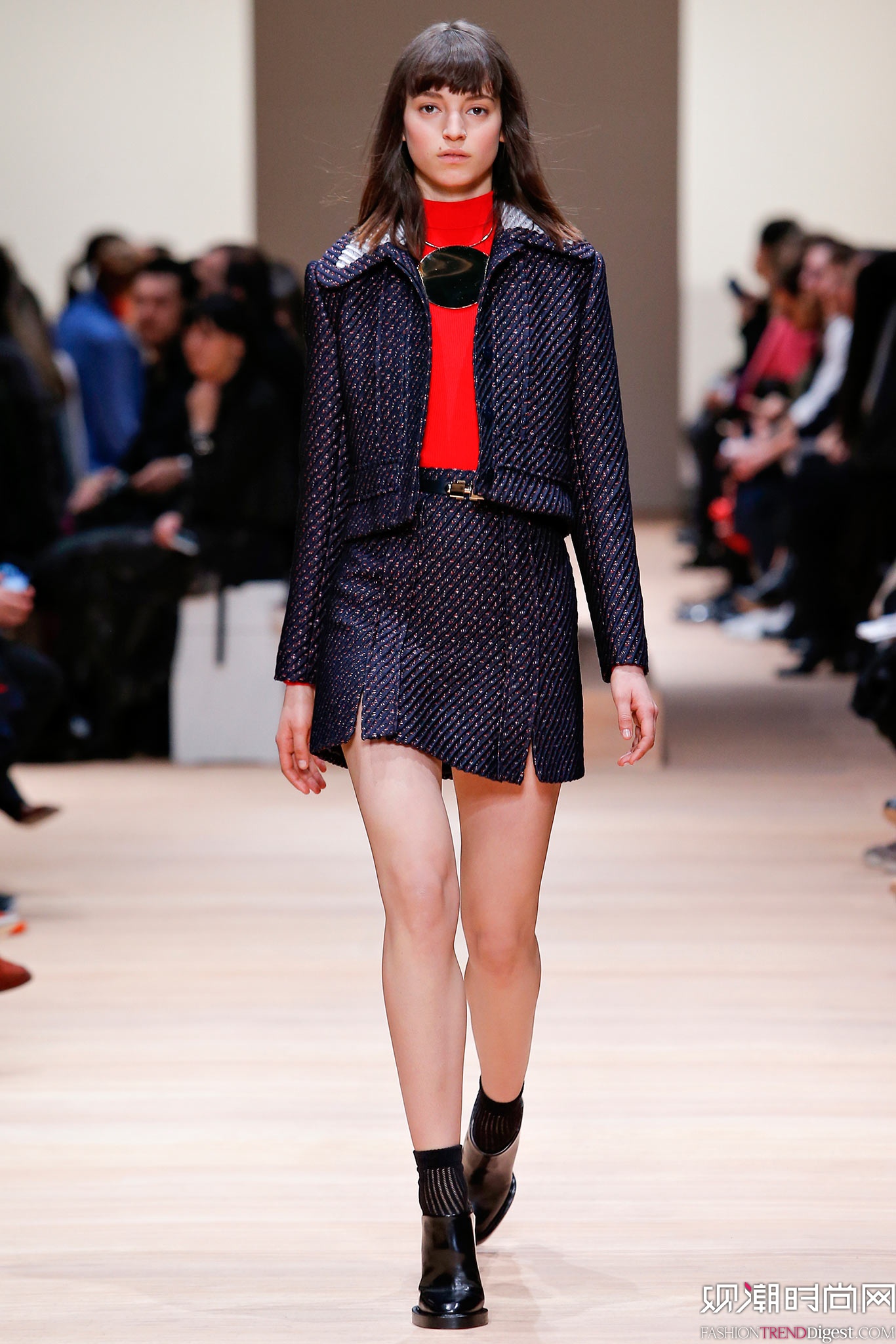 Carven 2015ﶬʱװϵ㳡ͼƬ