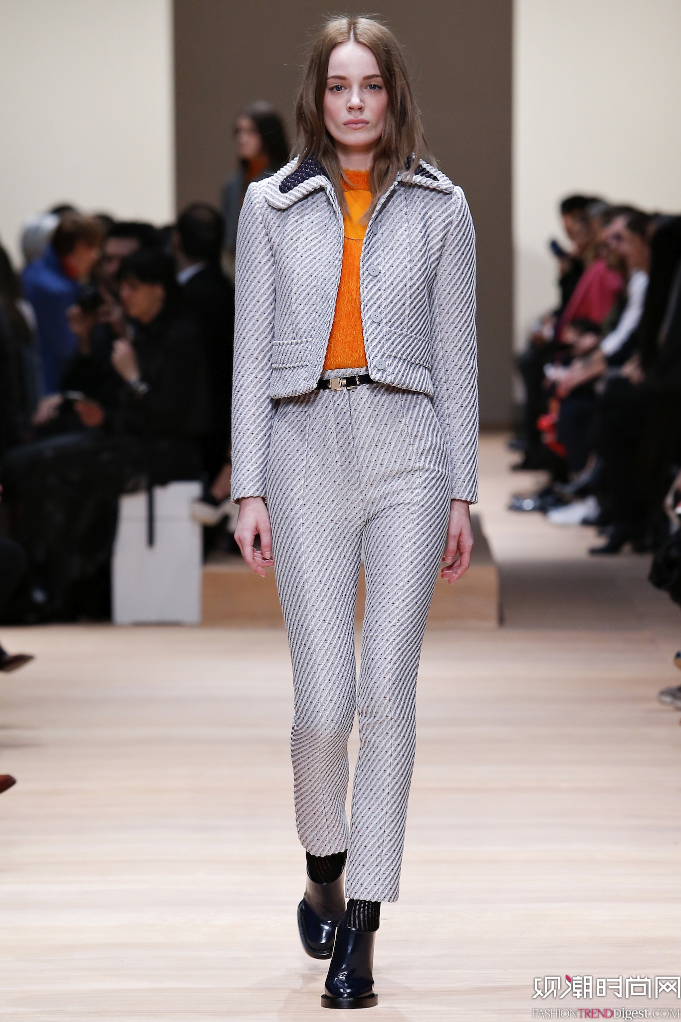 Carven 2015ﶬʱװϵ㳡ͼƬ