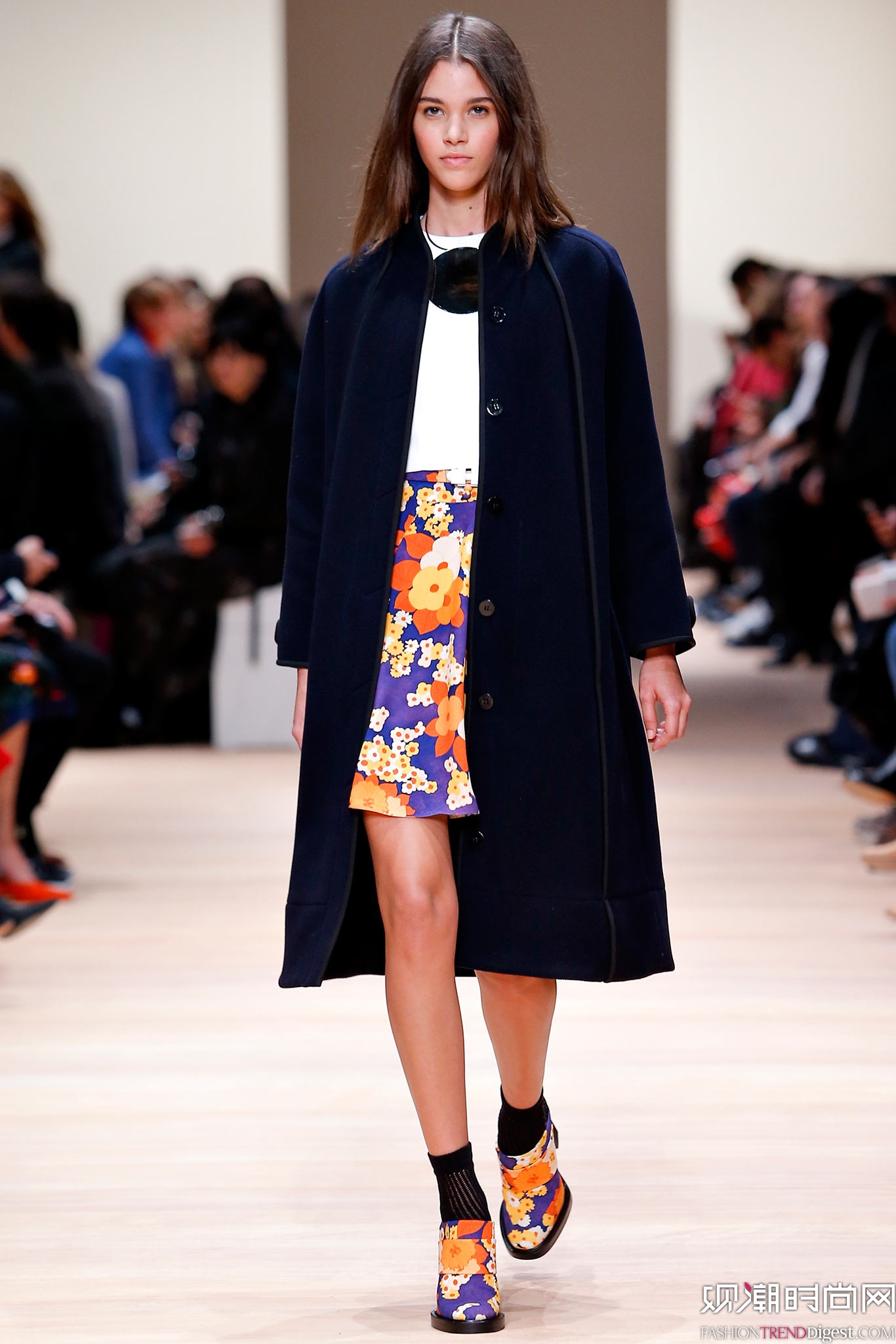 Carven 2015ﶬʱװϵ㳡ͼƬ