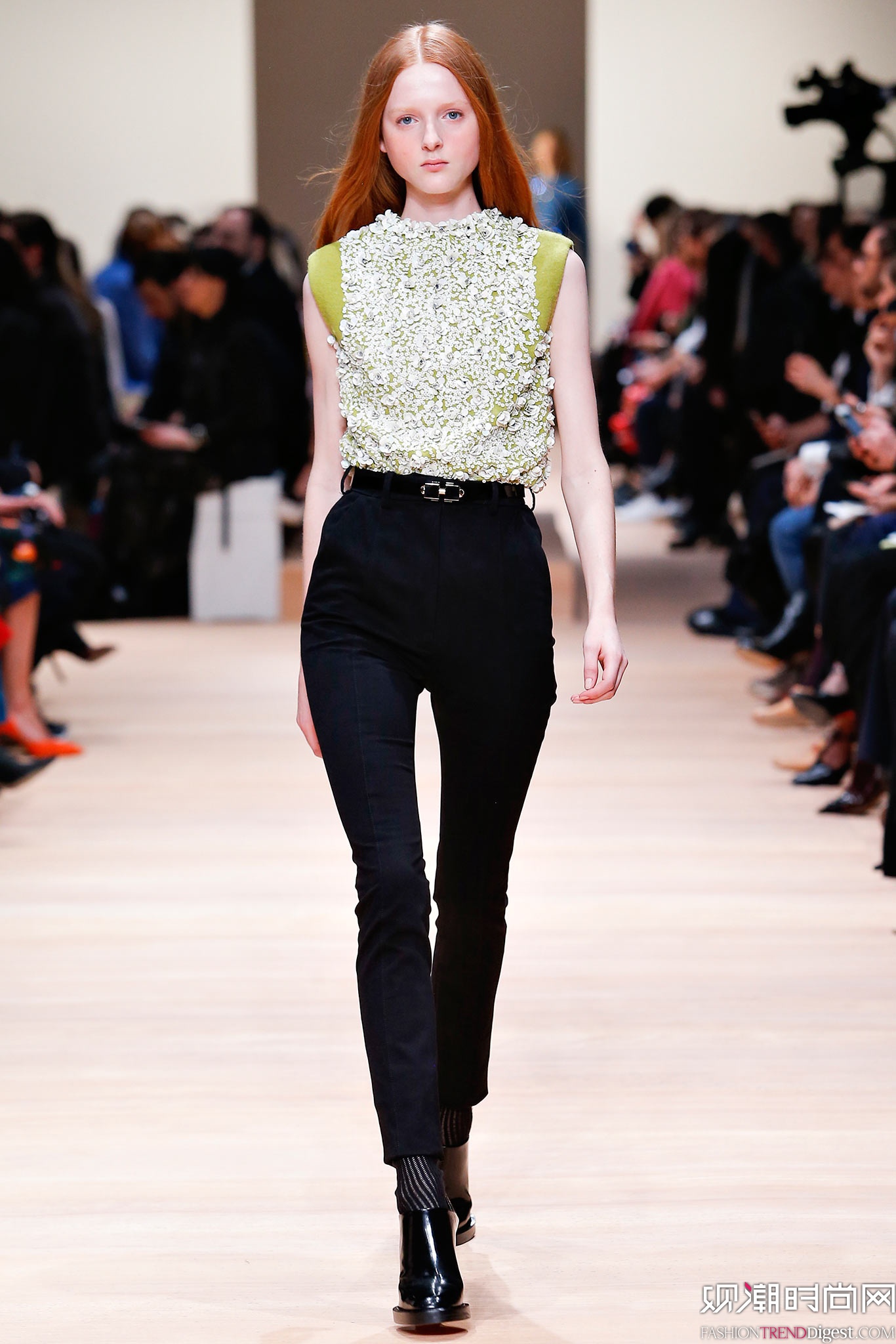 Carven 2015ﶬʱװϵ㳡ͼƬ