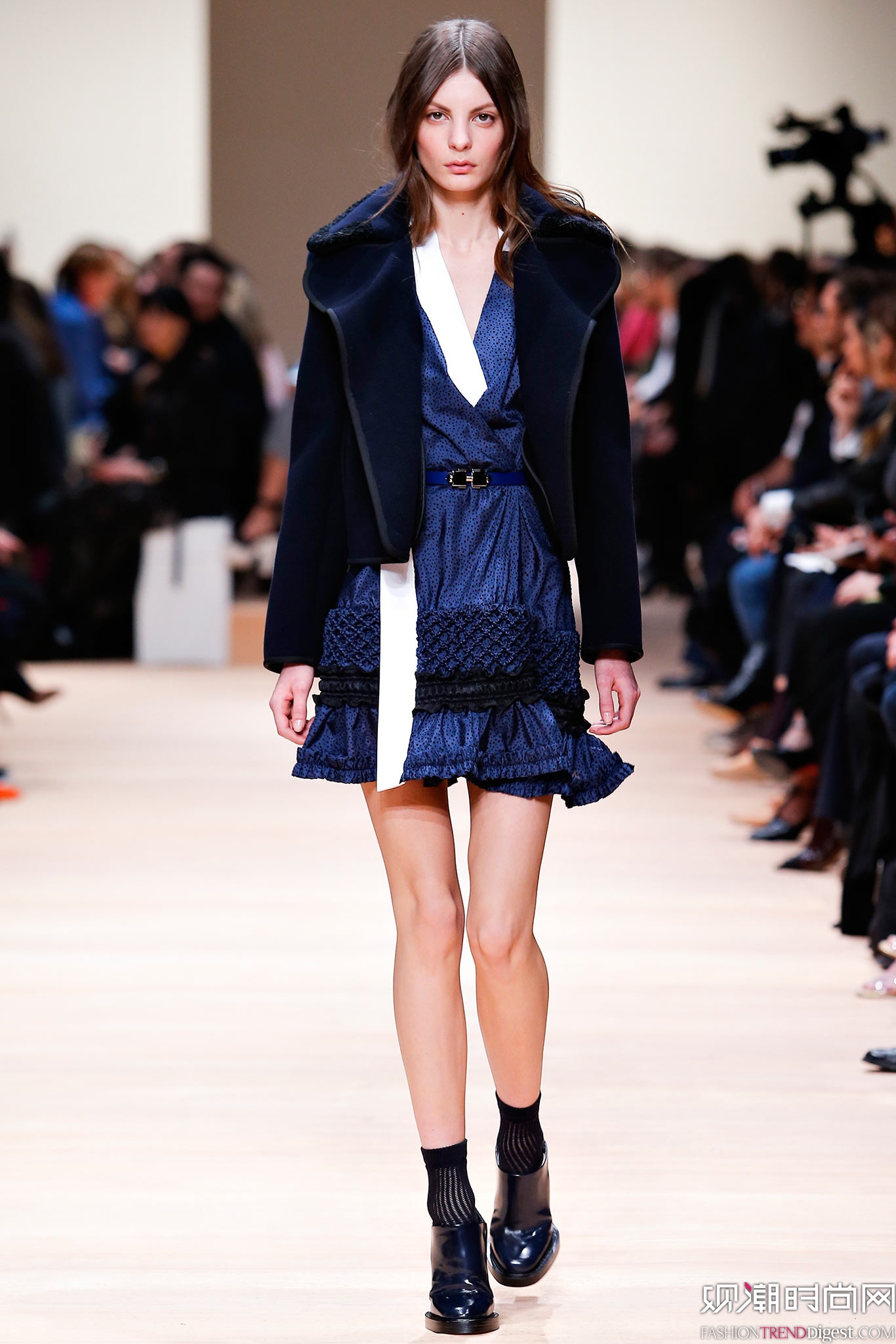 Carven 2015ﶬʱװϵ㳡ͼƬ