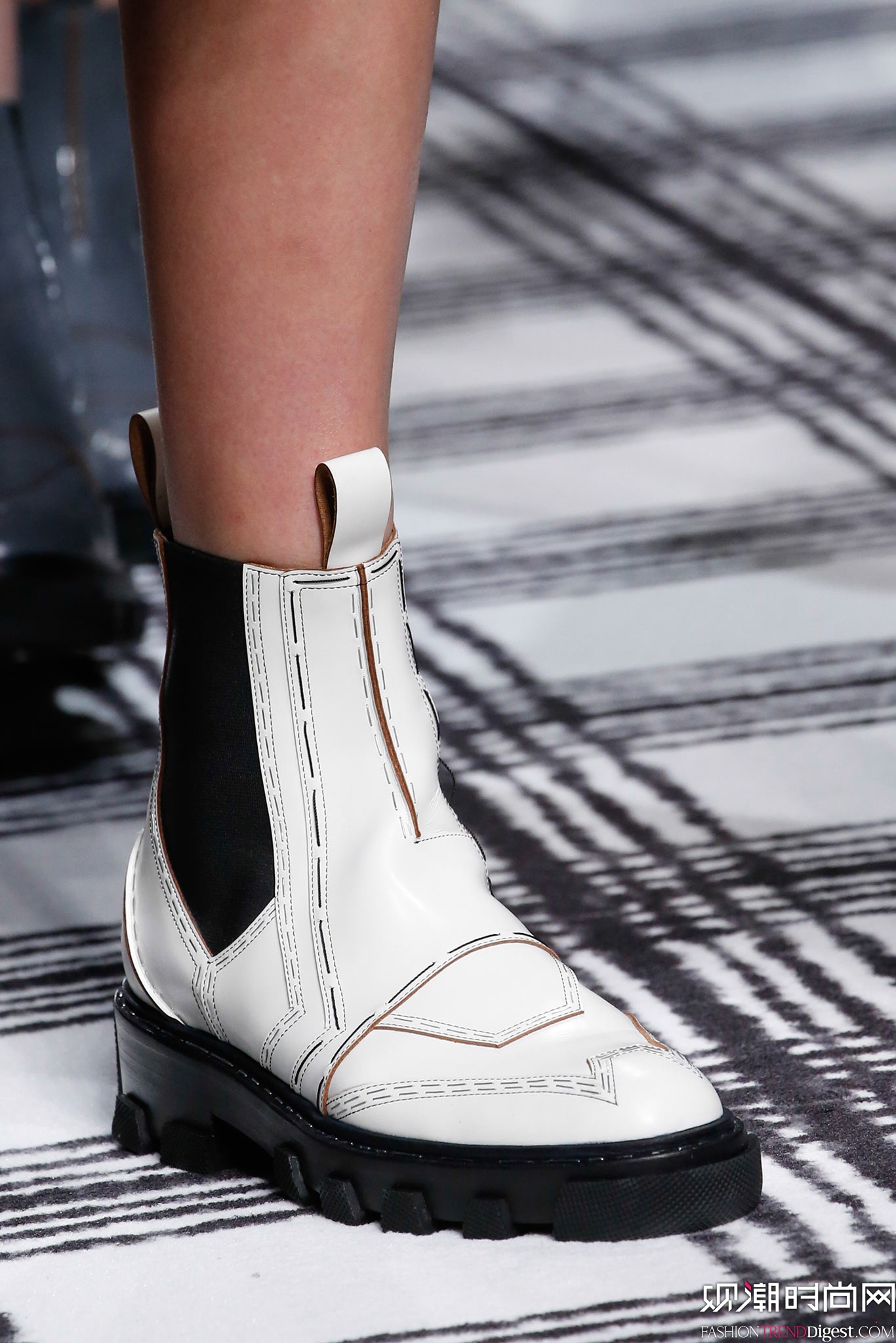 Balenciaga 2015ﶬʱװϵ㳡ͼƬ