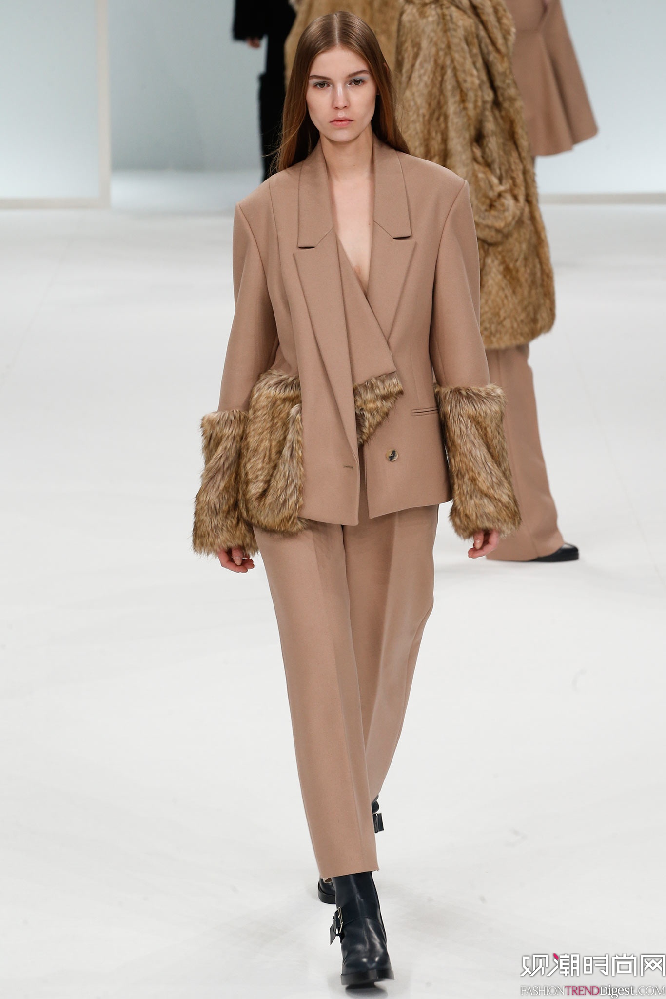 Chalayan 2015ﶬʱװϵ㳡ͼƬ