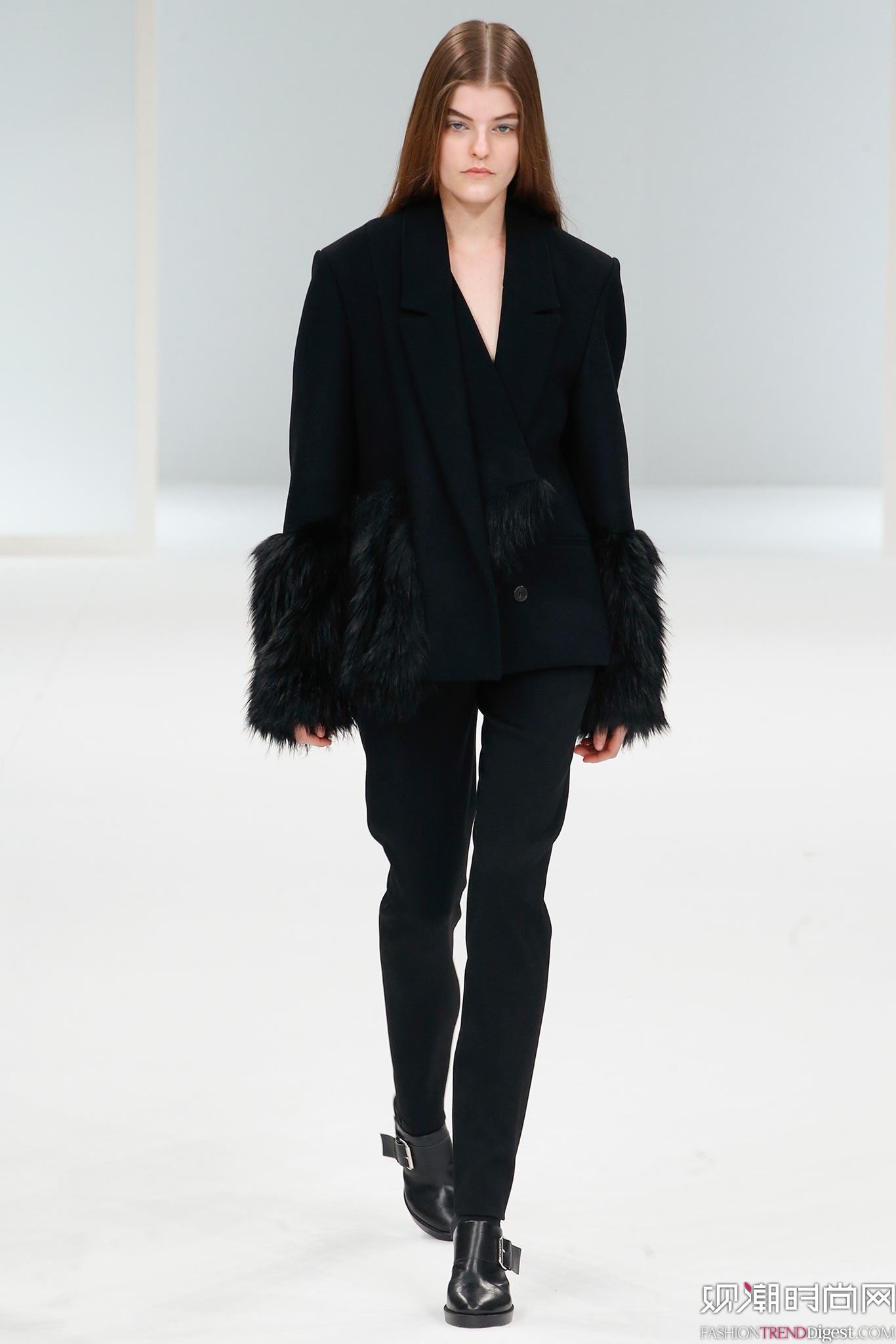 Chalayan 2015ﶬʱװϵ㳡ͼƬ