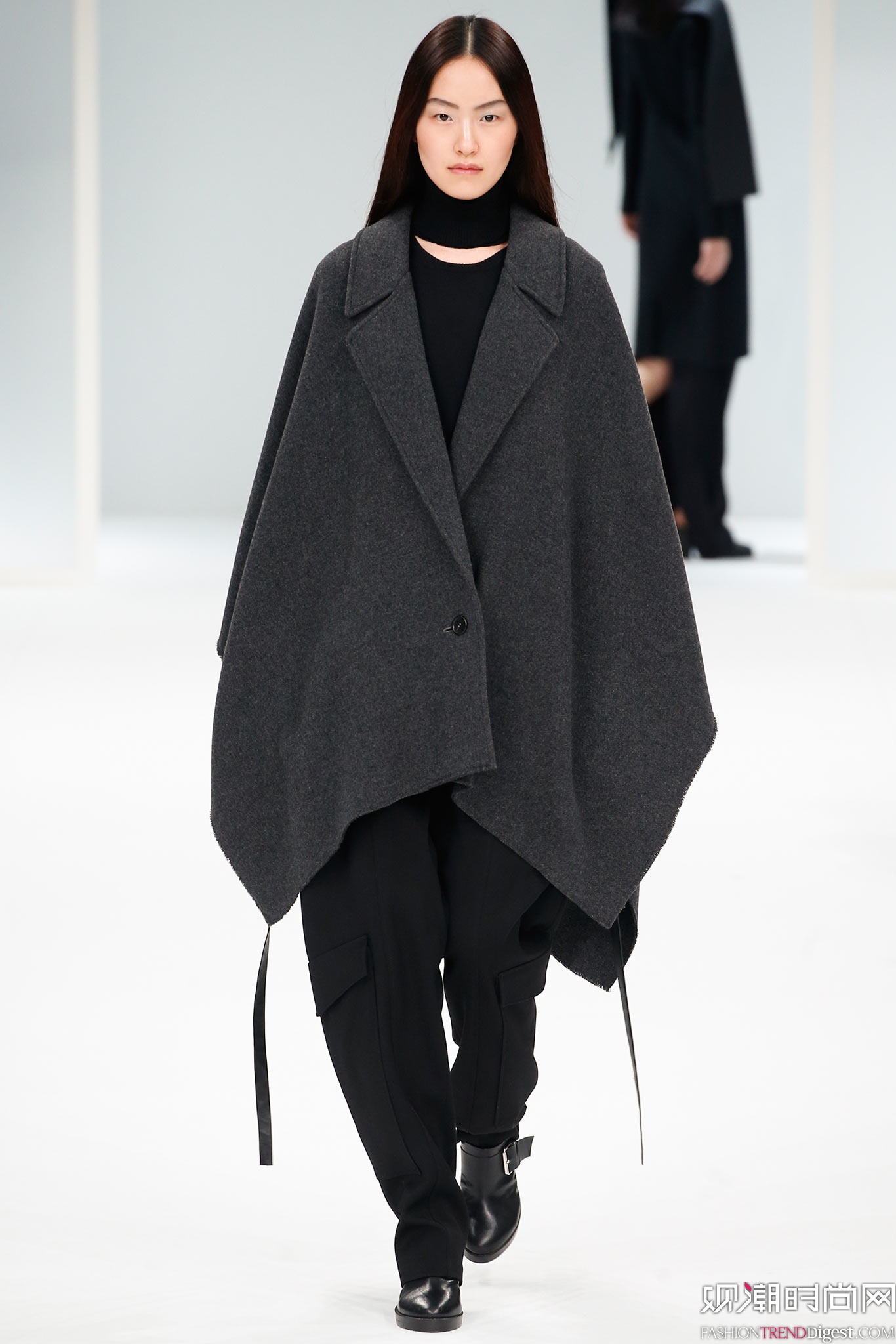 Chalayan 2015ﶬʱװϵ㳡ͼƬ