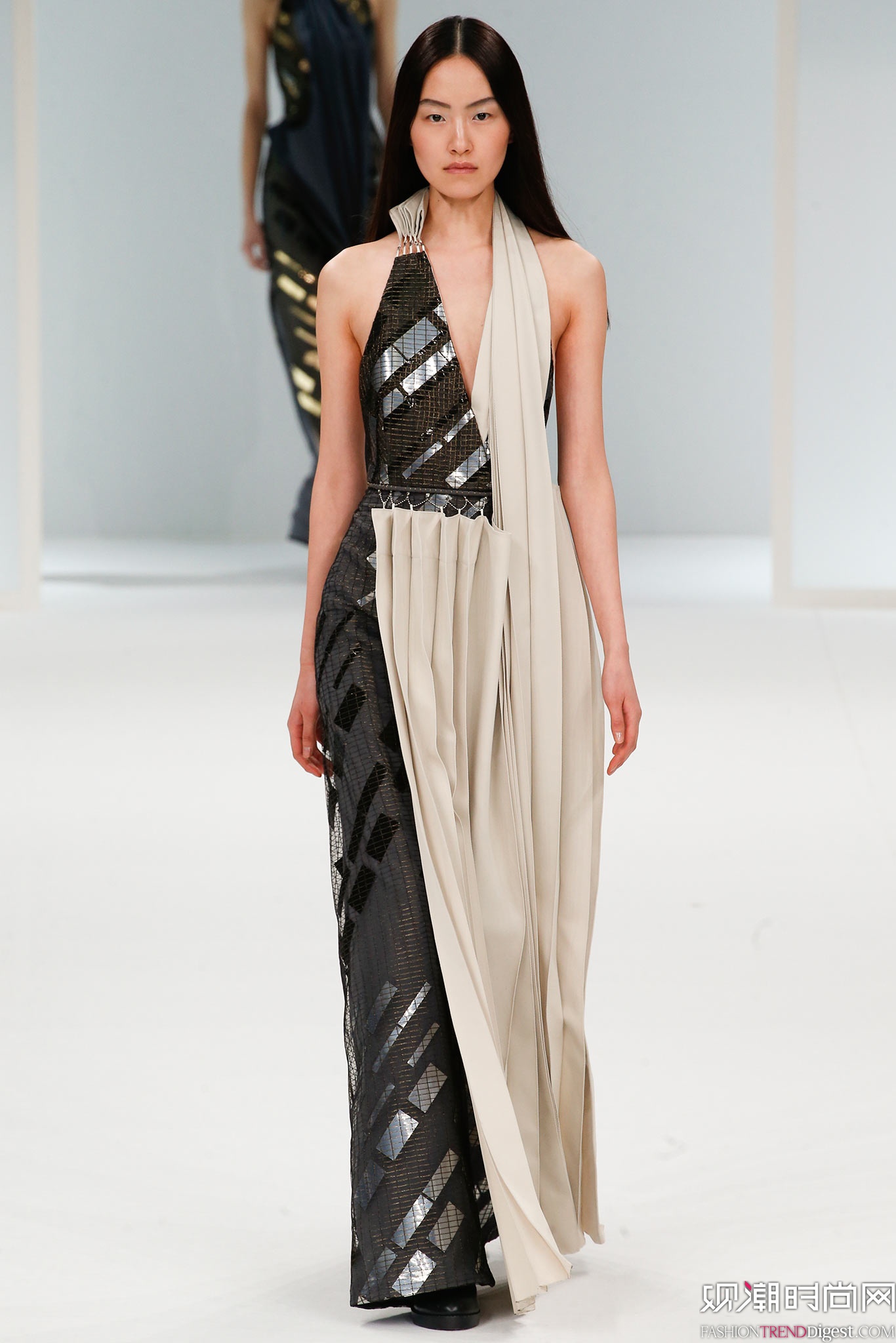 Chalayan 2015ﶬr(sh)bϵ(chng)DƬ