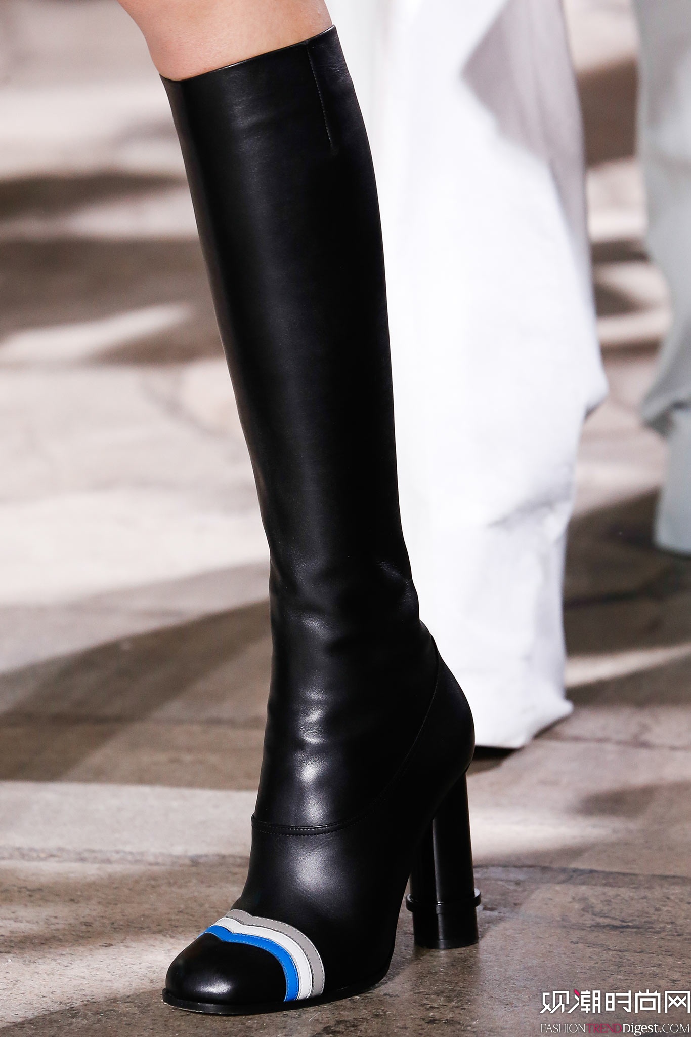 Loewe 2015�ﶬʱװ��ϵ���㳡����ͼƬ