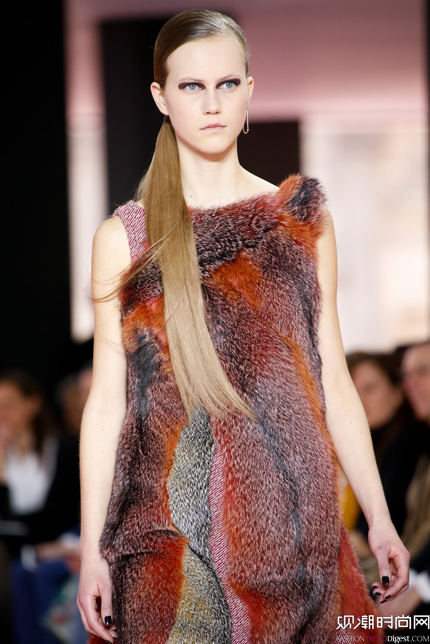 Christian Dior 2015�ﶬʱװ��ϵ���㳡����ͼƬ