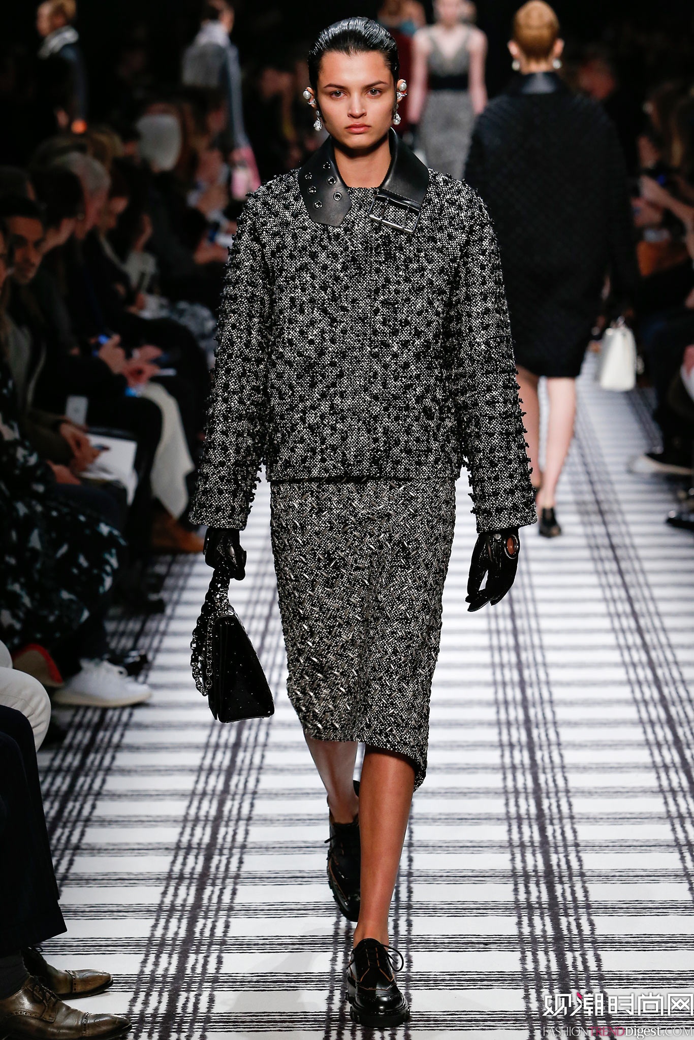 Balenciaga 2015�ﶬʱװ��ϵ���㳡����ͼƬ