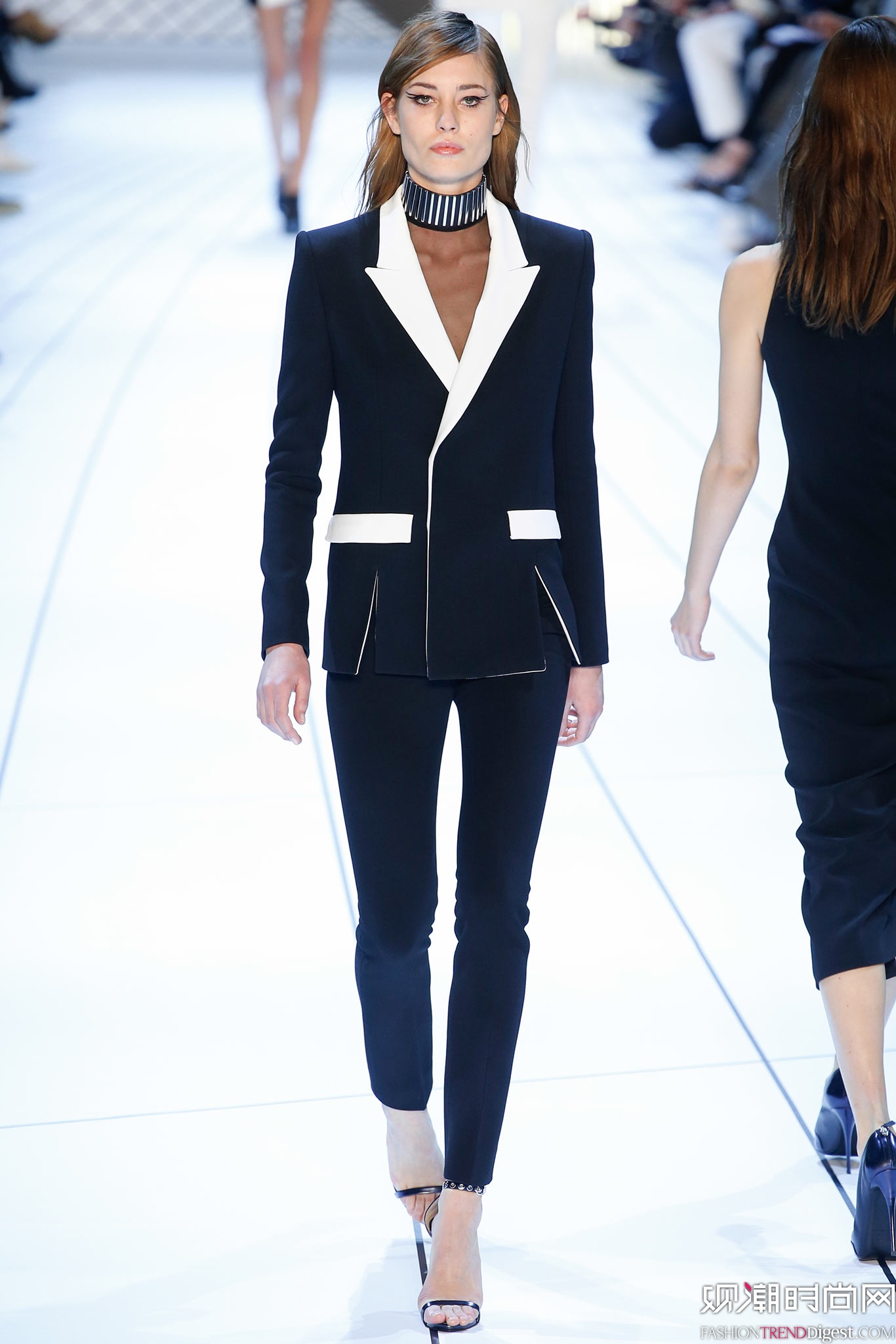 Mugler 2015ﶬrbϵDƬ