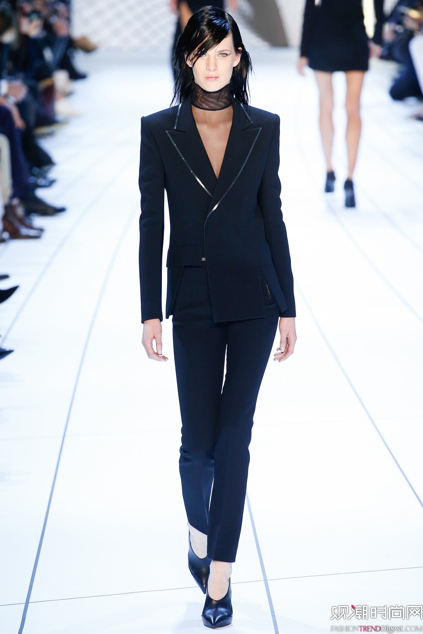 Mugler 2015ﶬrbϵDƬ