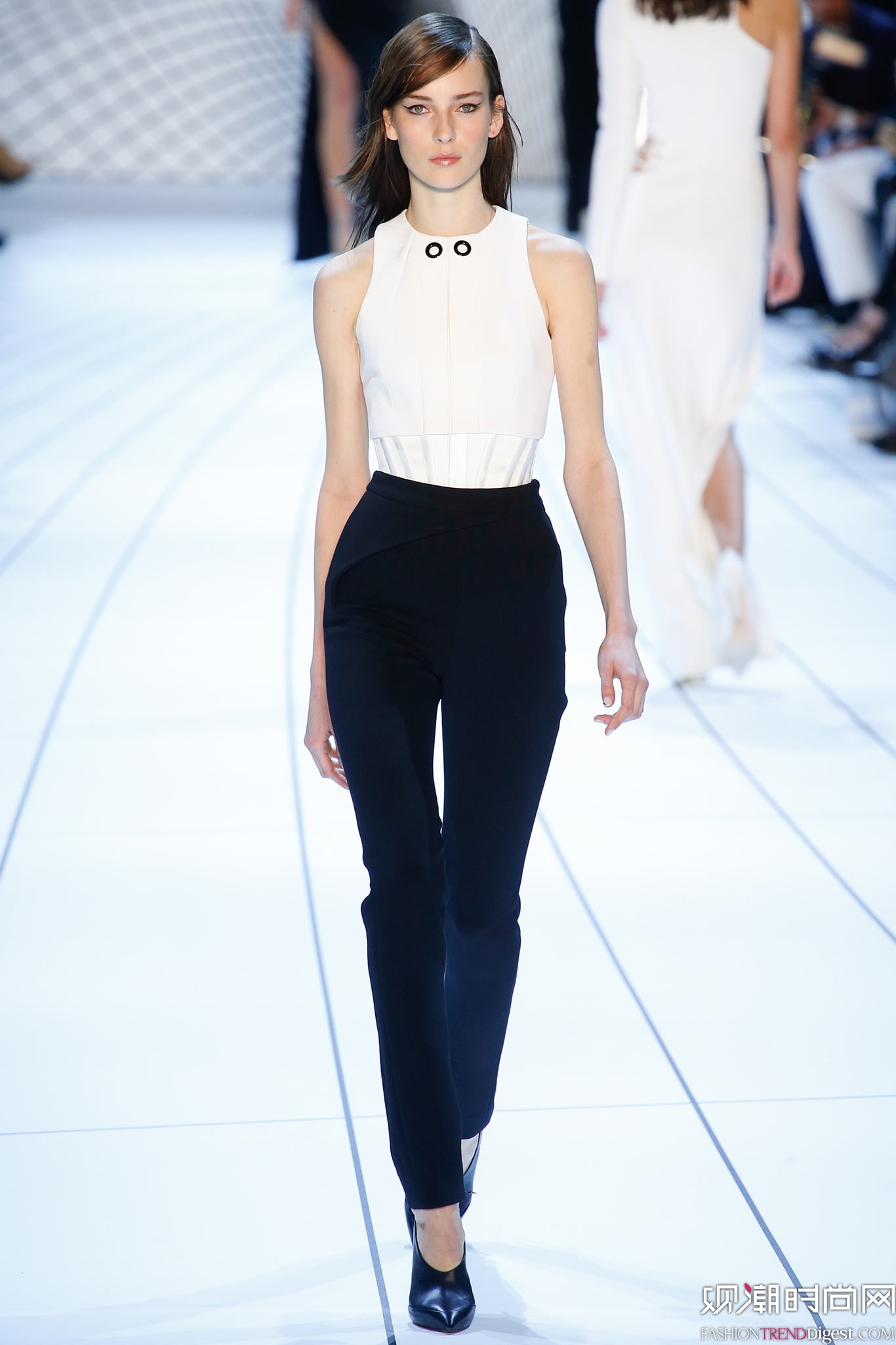 Mugler 2015ﶬrbϵDƬ