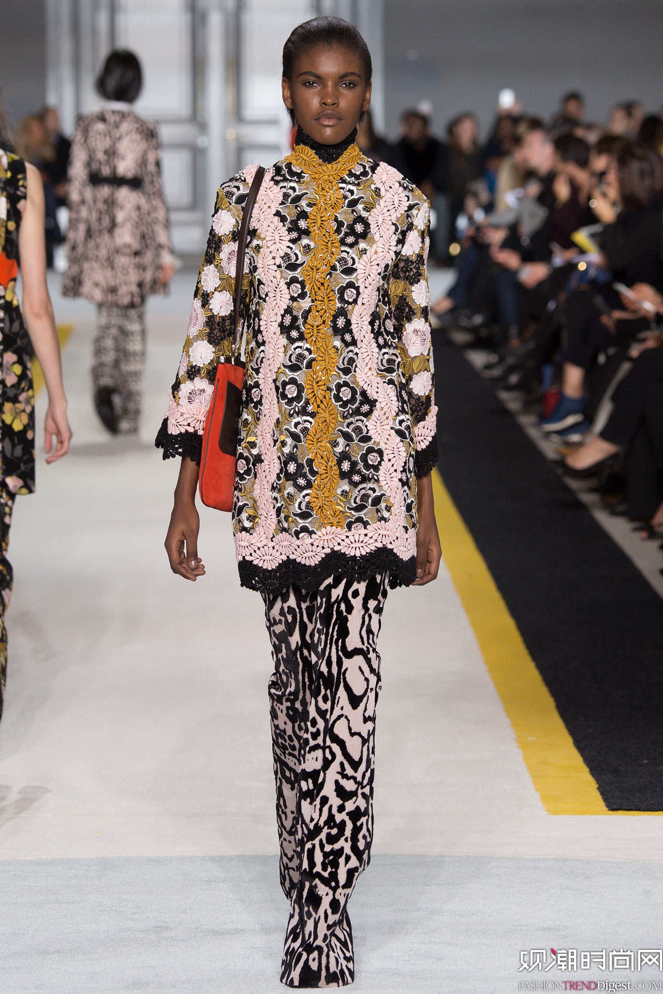 Giambattista Valli 2015ﶬrbϵDƬ