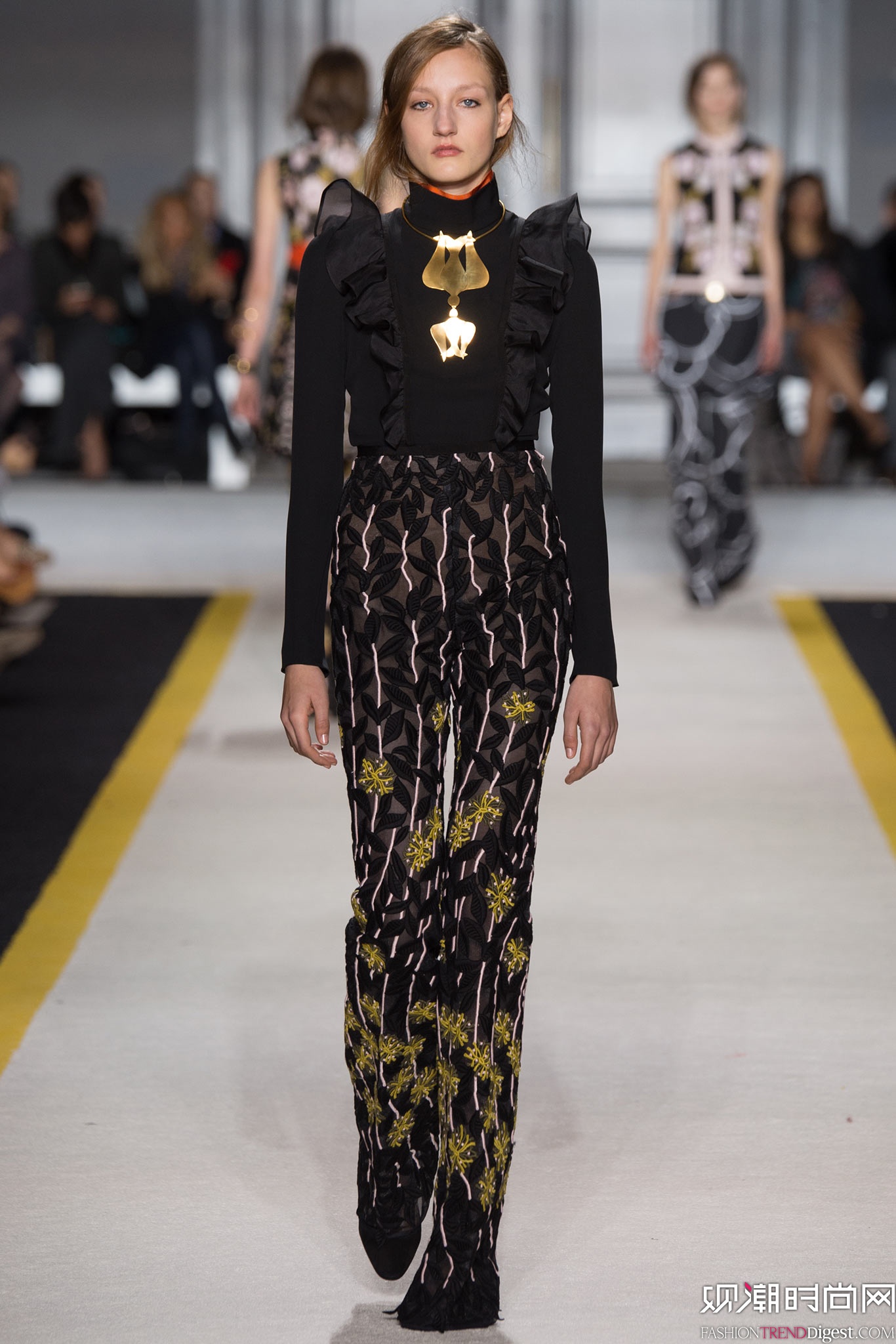 Giambattista Valli 2015ﶬrbϵDƬ