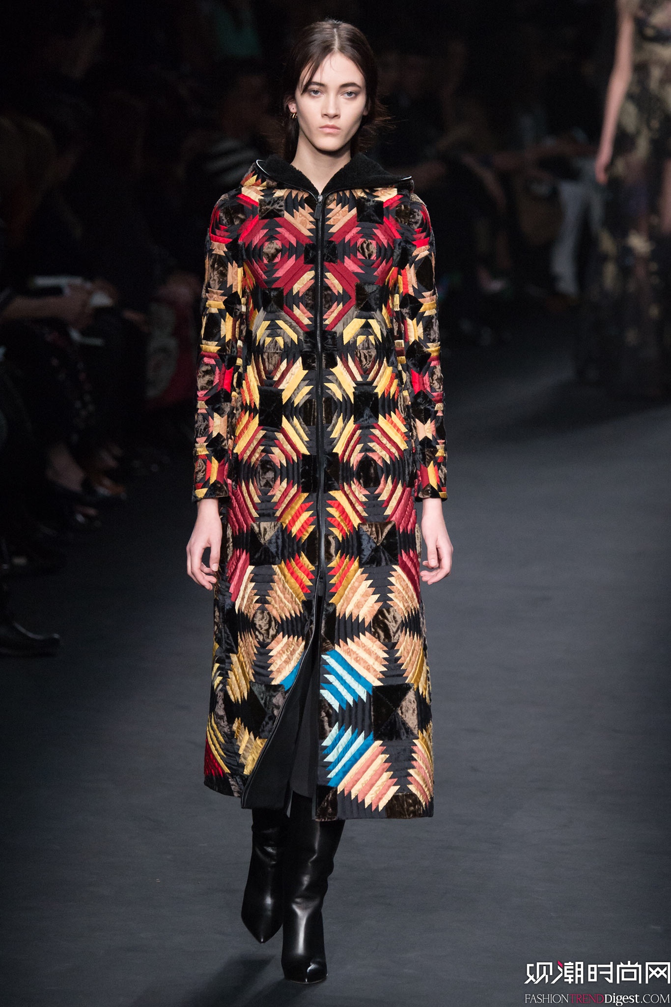 Valentino 2015ﶬʱװϵ㳡ͼƬ