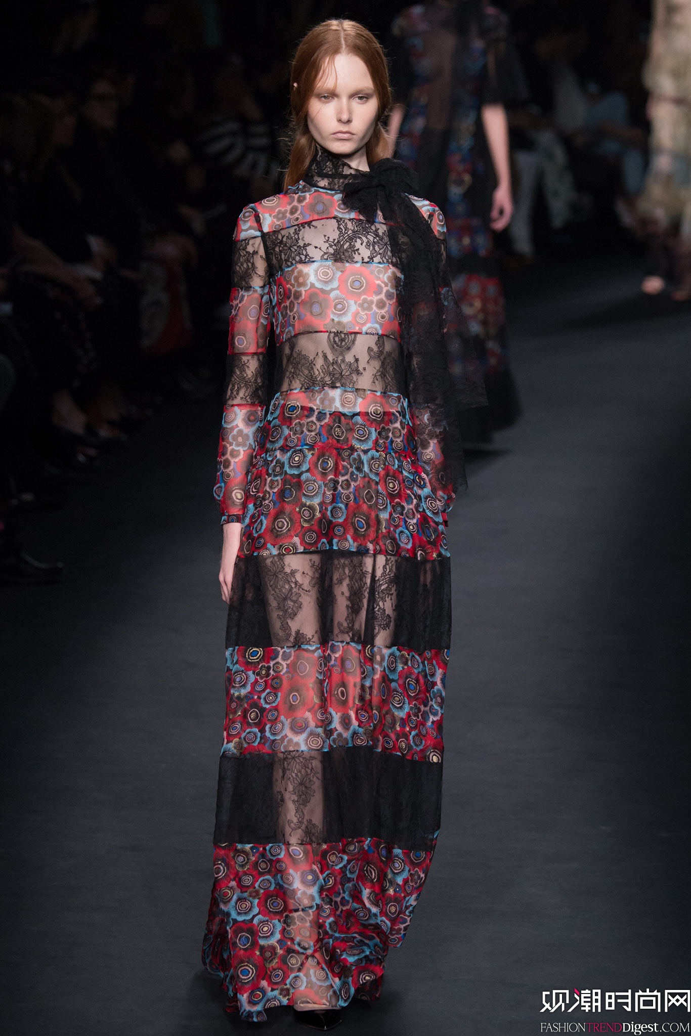 Valentino 2015ﶬʱװϵ㳡ͼƬ