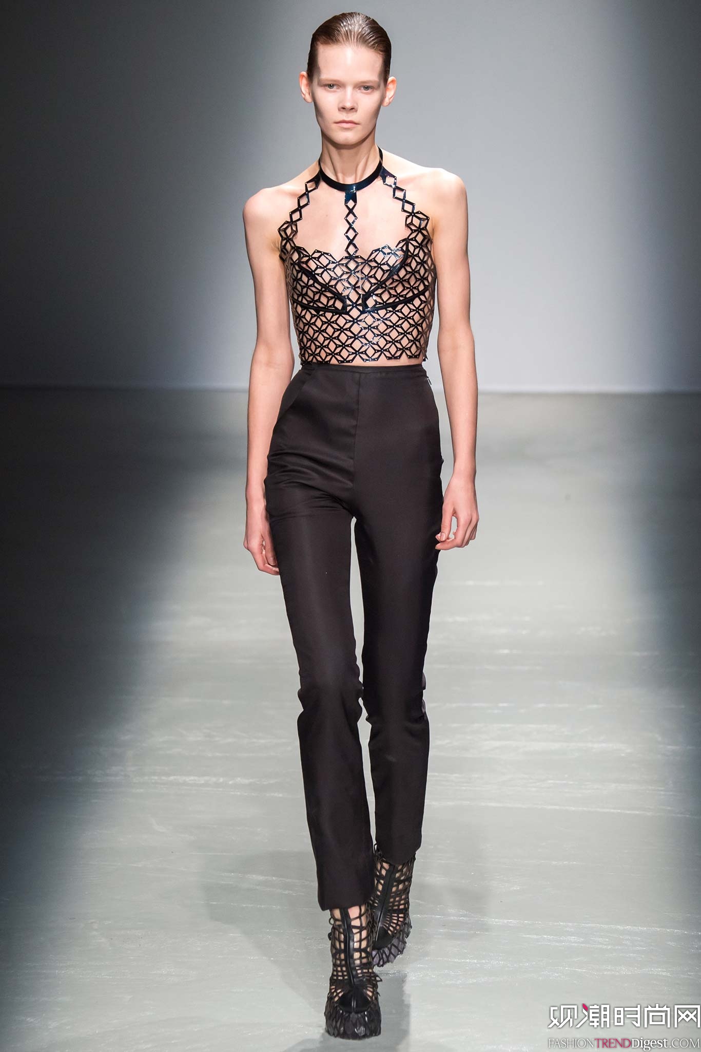 Iris van Herpen 2015ﶬr(sh)bϵ(chng)DƬ