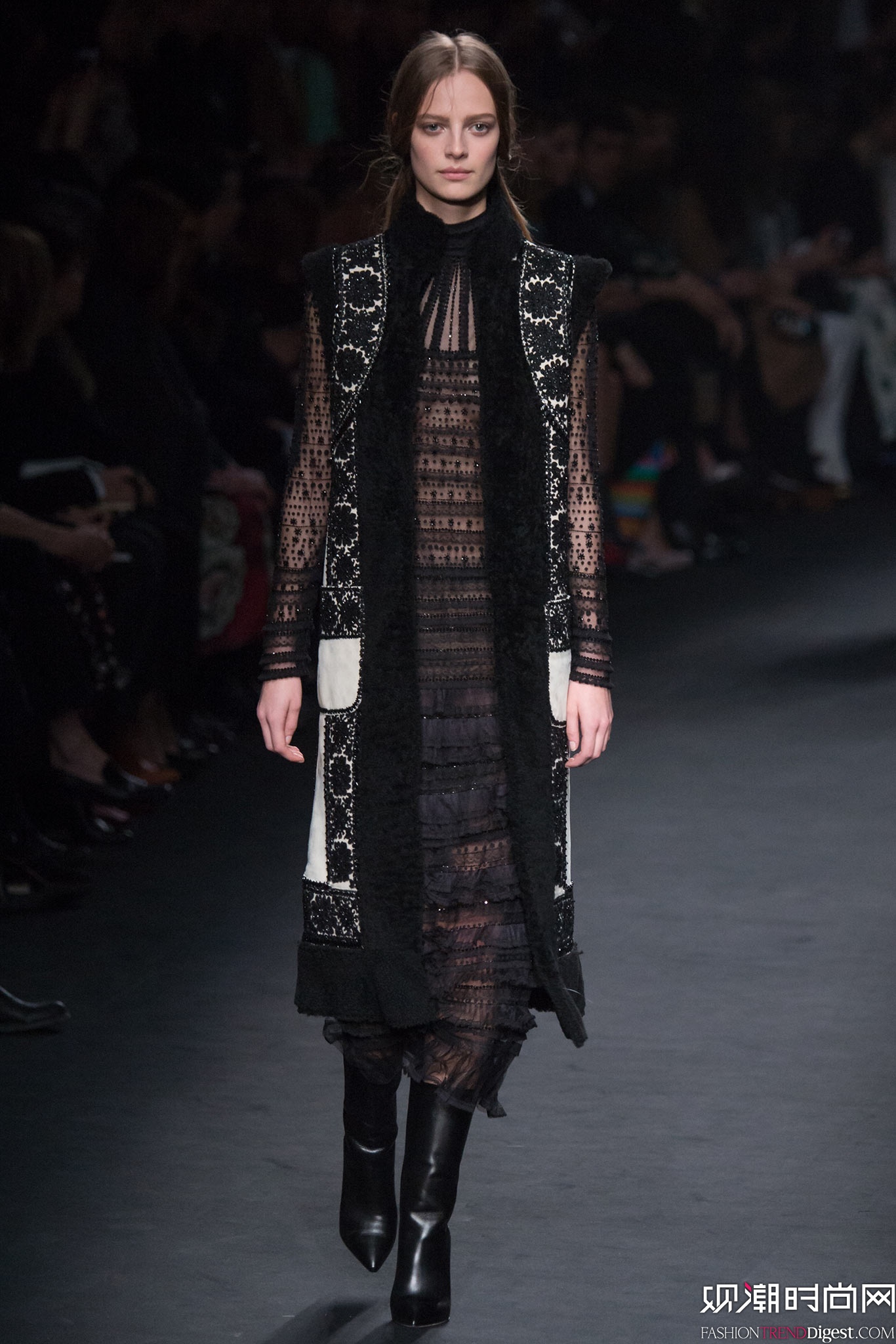 Valentino 2015ﶬʱװϵ㳡ͼƬ