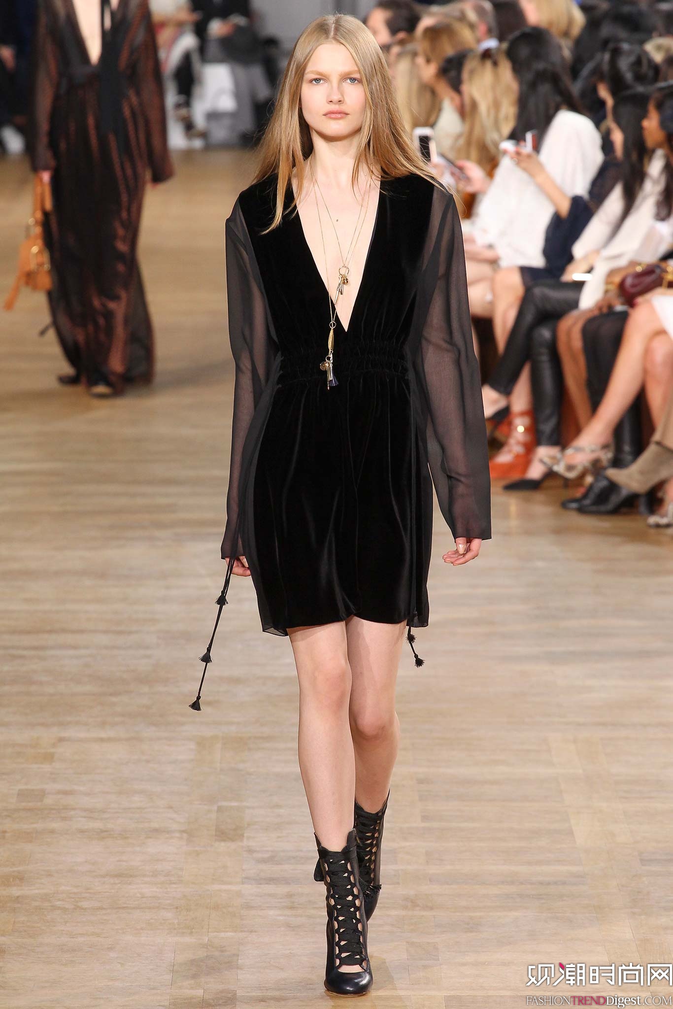 Chlo 2015ﶬrbϵDƬ