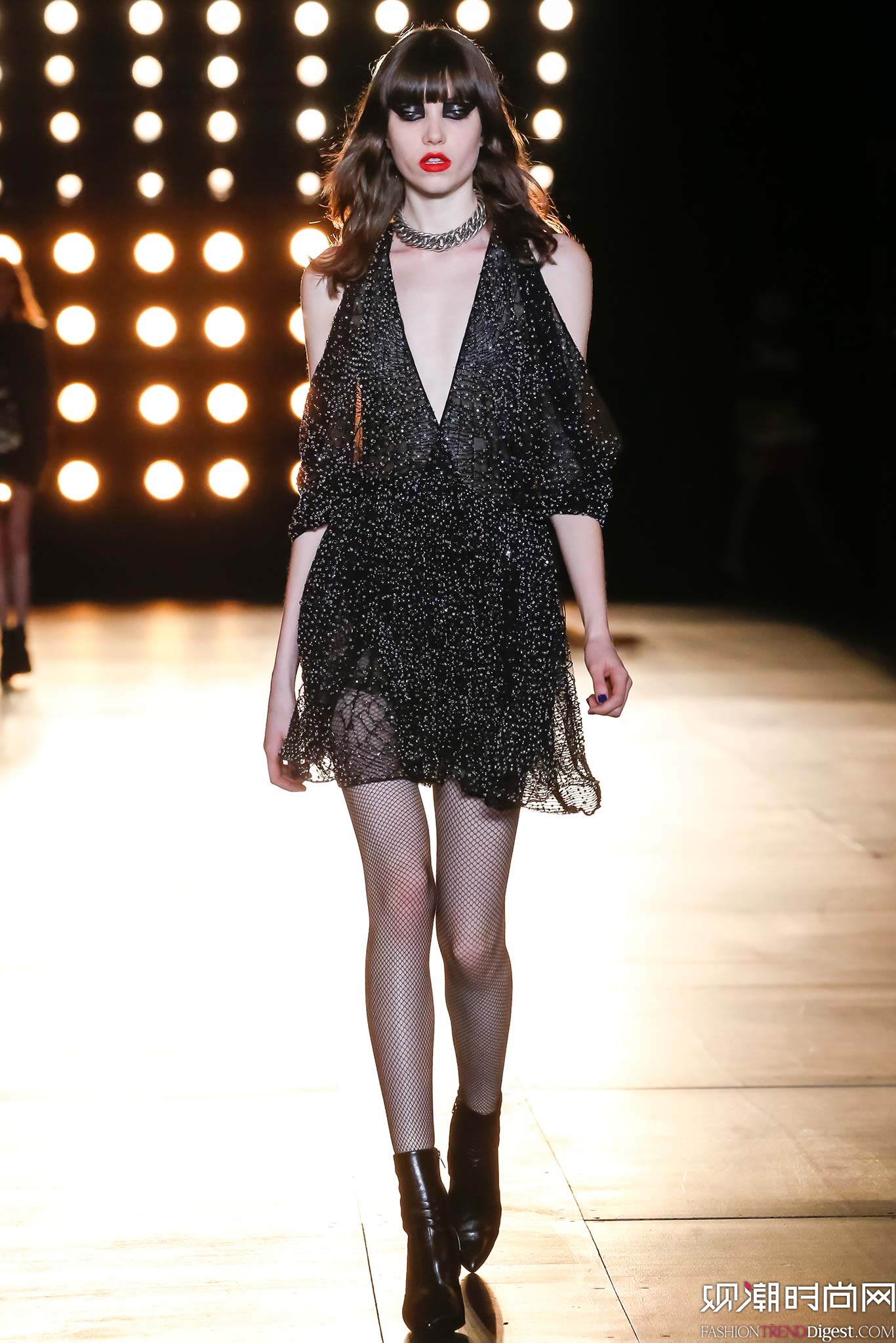 Saint Laurent 2015�ﶬʱװ��ϵ���㳡����ͼƬ