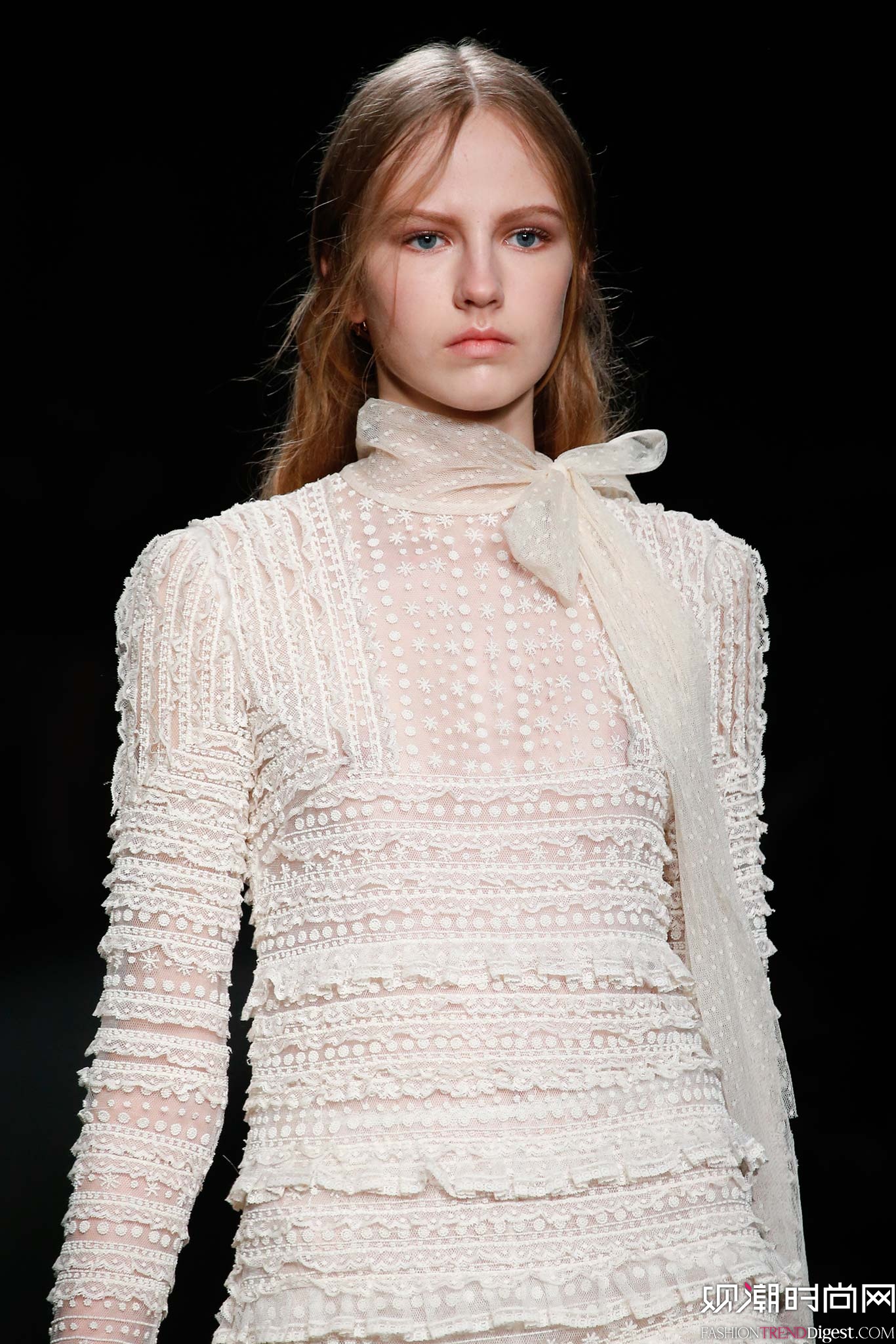 Valentino 2015�ﶬʱװ��ϵ���㳡����ͼƬ