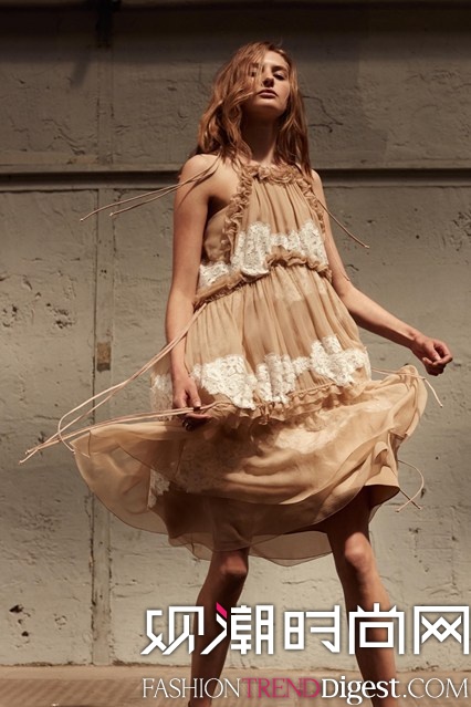 Chloe 2016紺ȼϵиDƬ