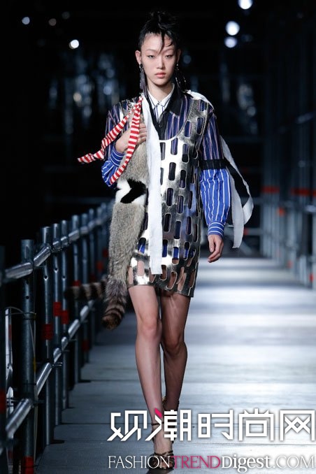 Miu Miu 2016紺ȼٕr(sh)bDƬ