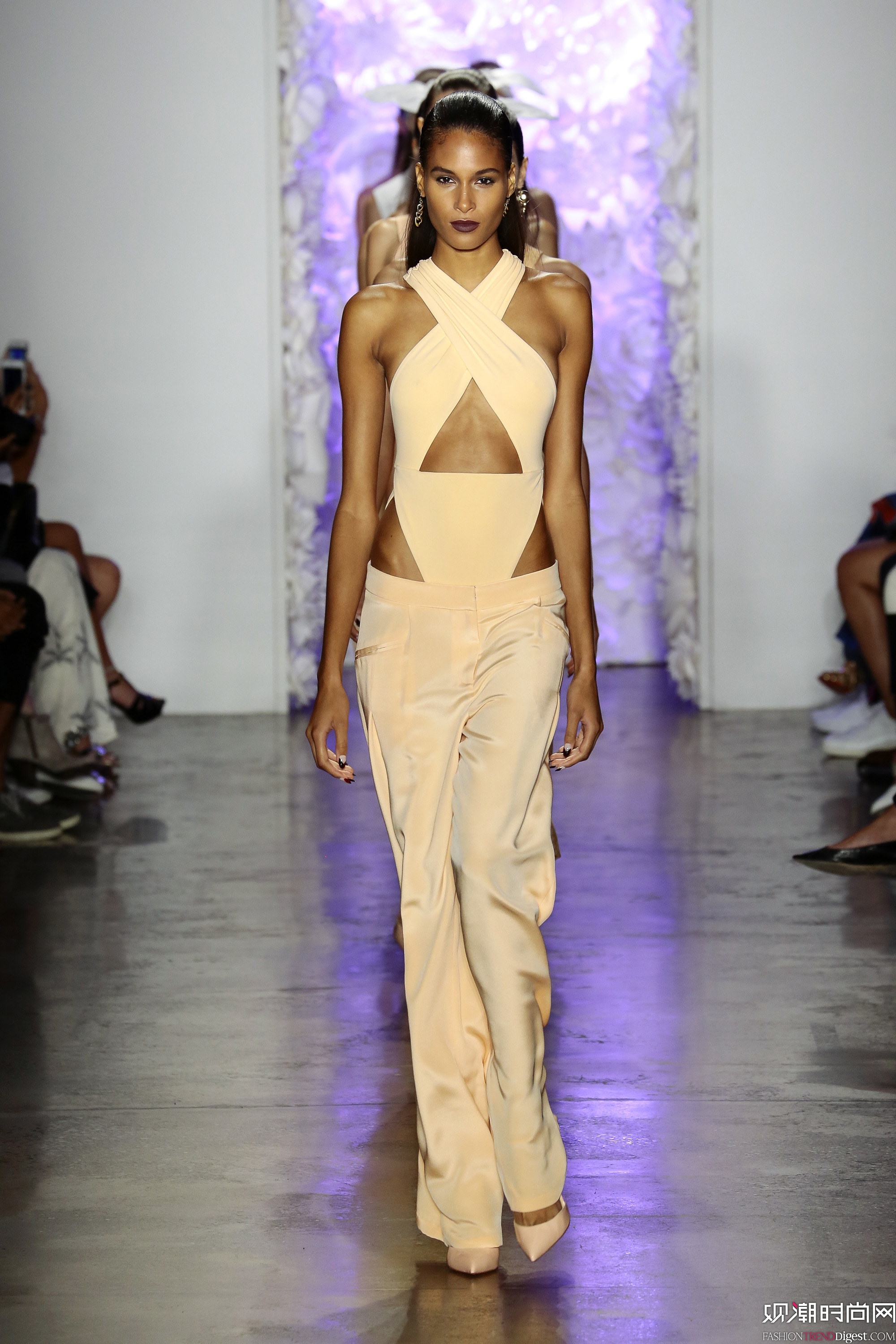 Cushnie et Ochs 2016ϵŦԼʱװܸͼƬ