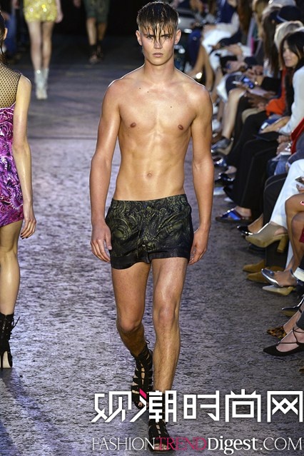 Julien Macdonald 2016ĕrbŮbϵDƬ