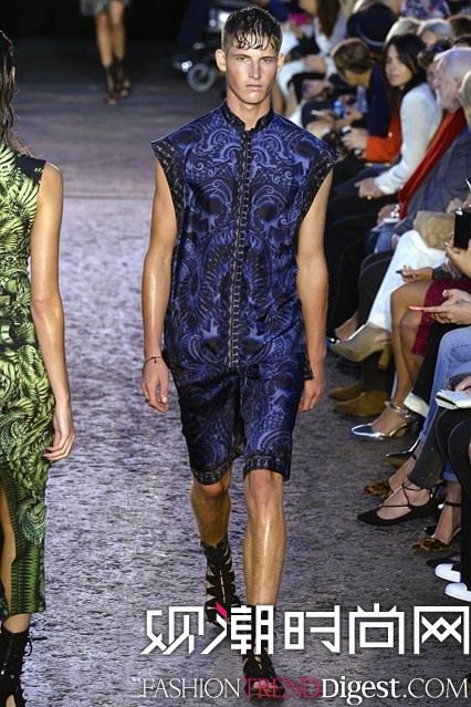 Julien Macdonald 2016ĕrbŮbϵDƬ