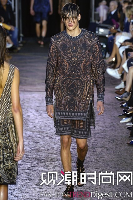 Julien Macdonald 2016ĕrbŮbϵDƬ