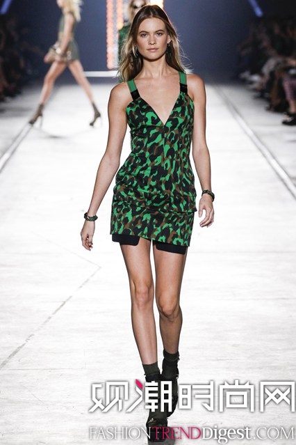 Versace 2016ϵʱװܸͼƬ