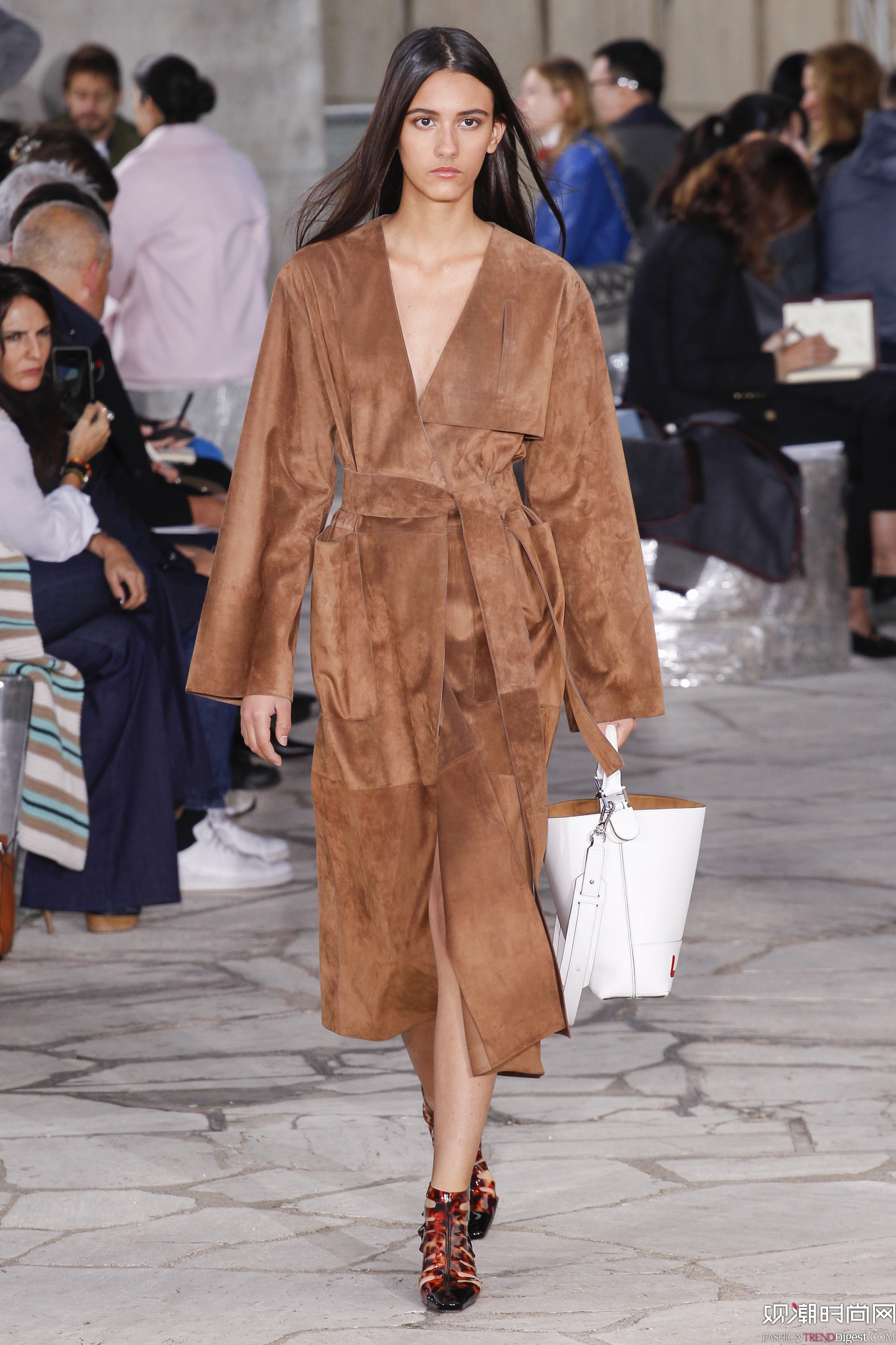 Loewe 2016ϵаrbܸDƬ