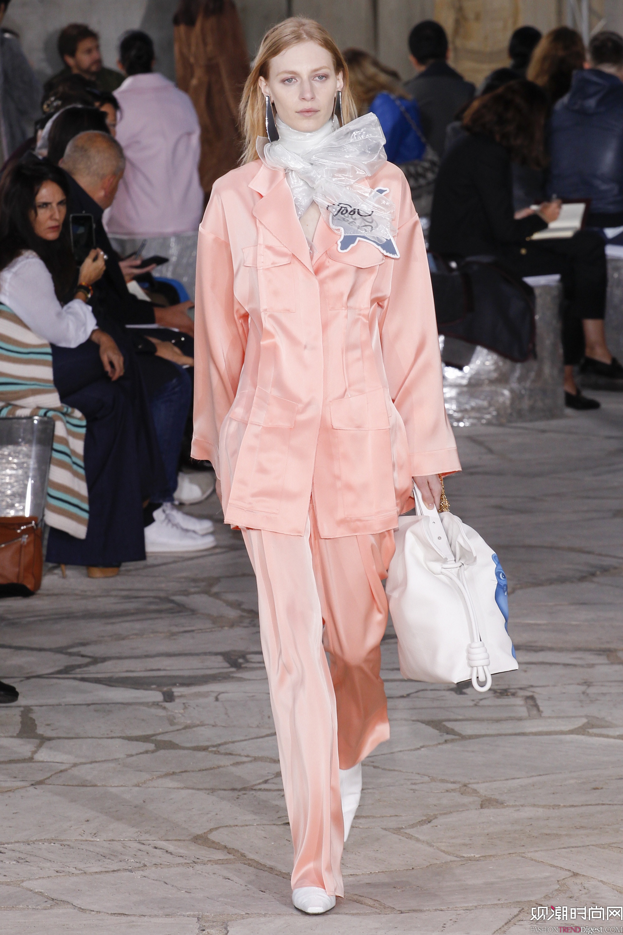 Loewe 2016ϵаrbܸDƬ