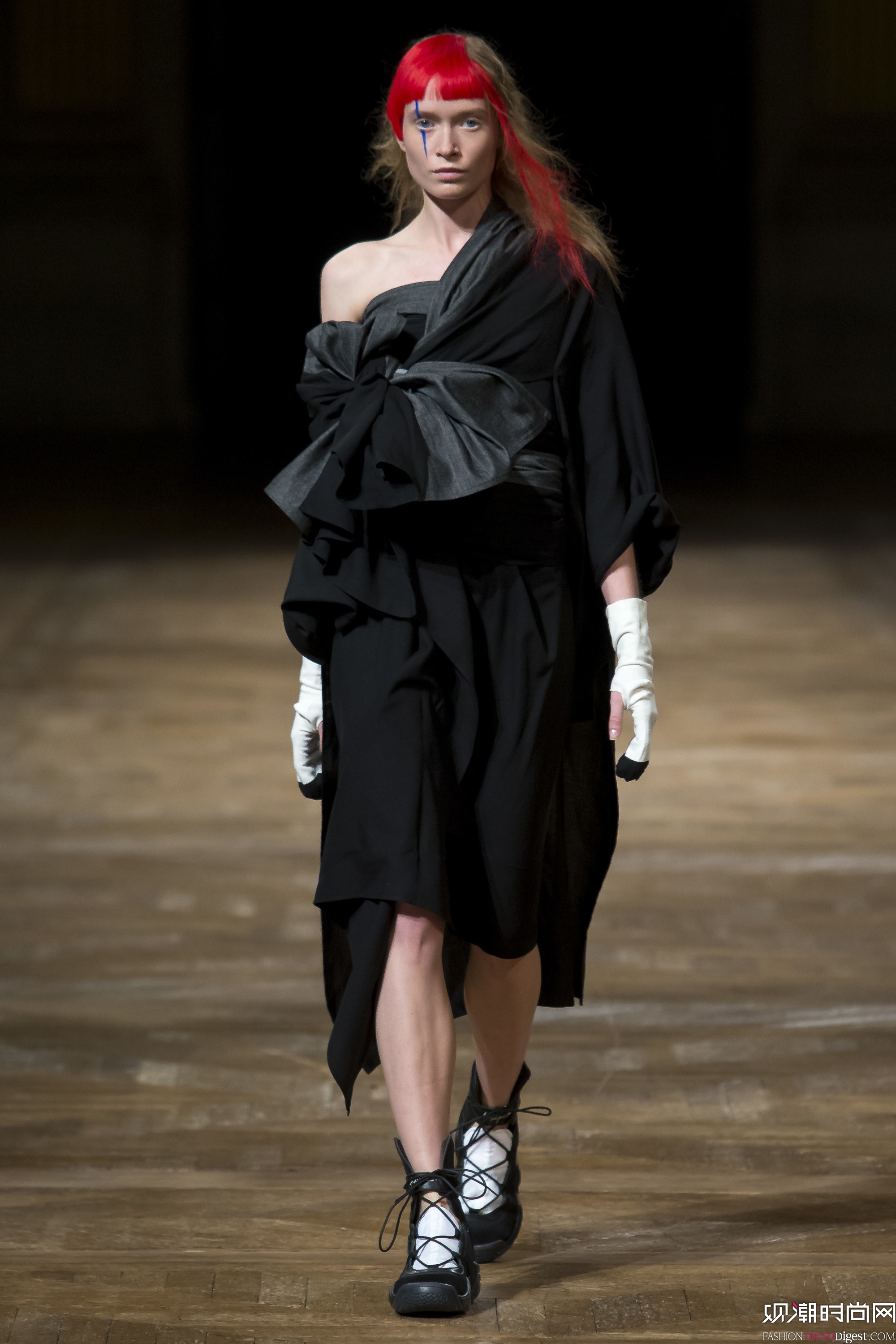 Yohji Yamamoto 2016ϵаrbܸDƬ