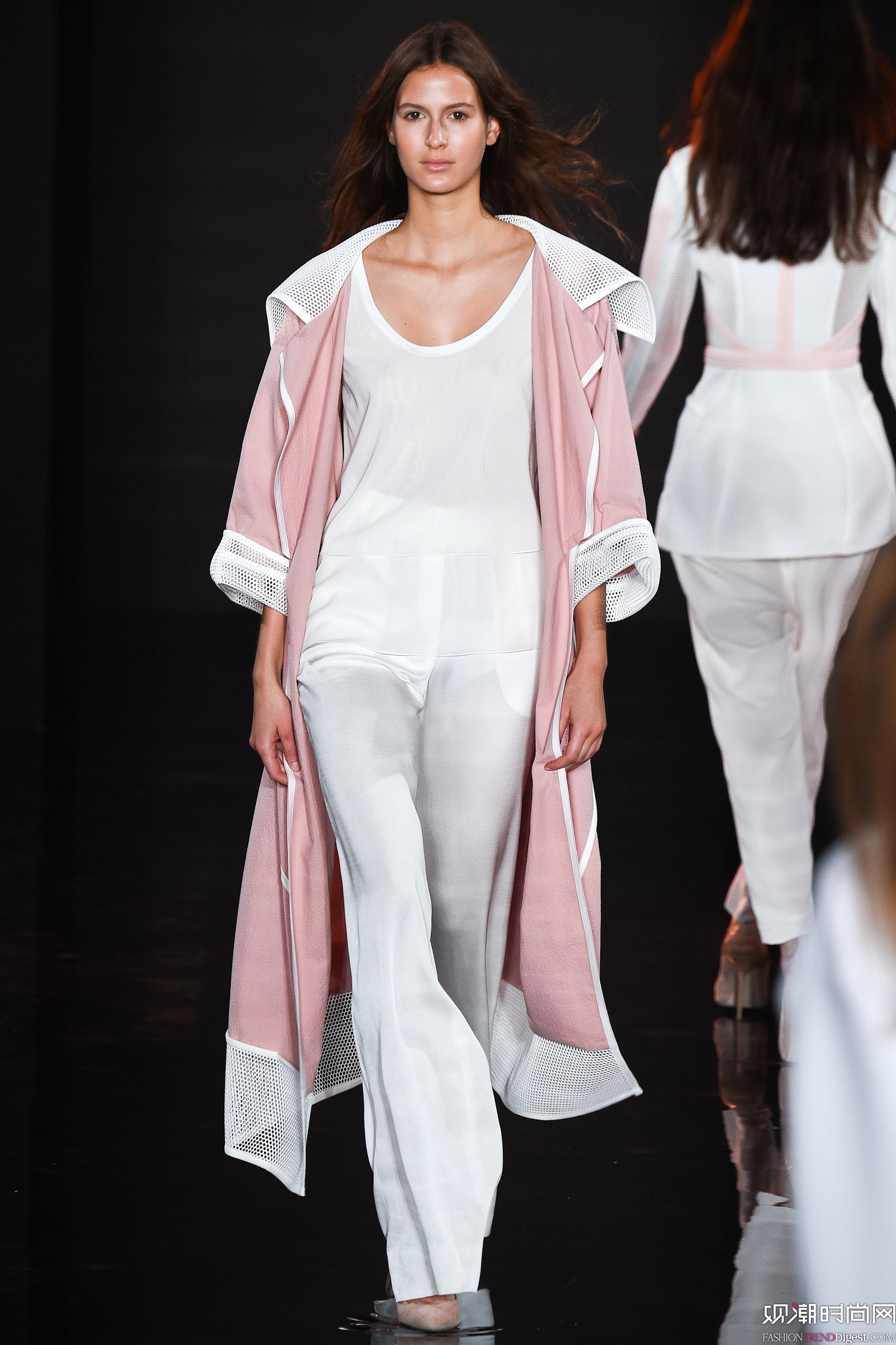 Valentin Yudashkin 2016İrbܳϵиDƬ