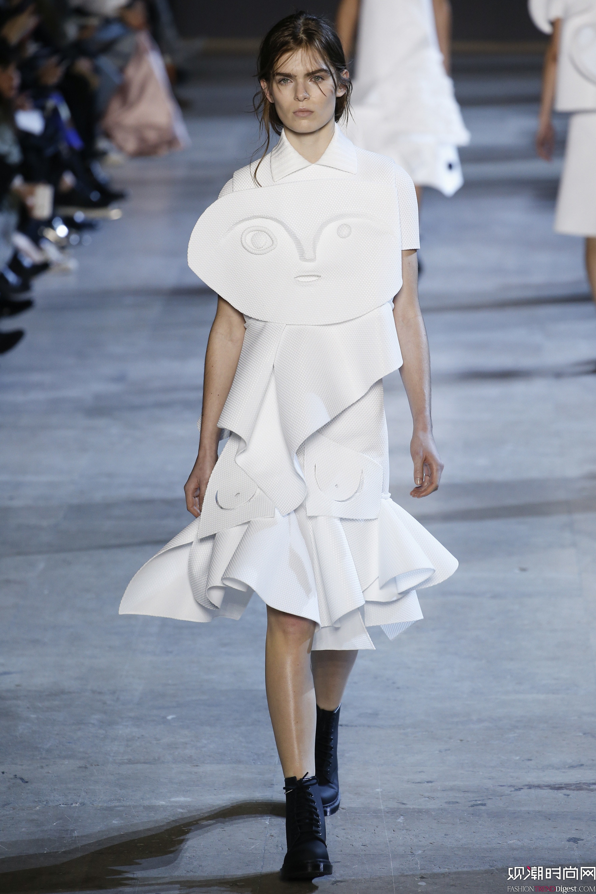 Viktor & Rolf 2016ĸ߶ϵа߶ܸDƬ