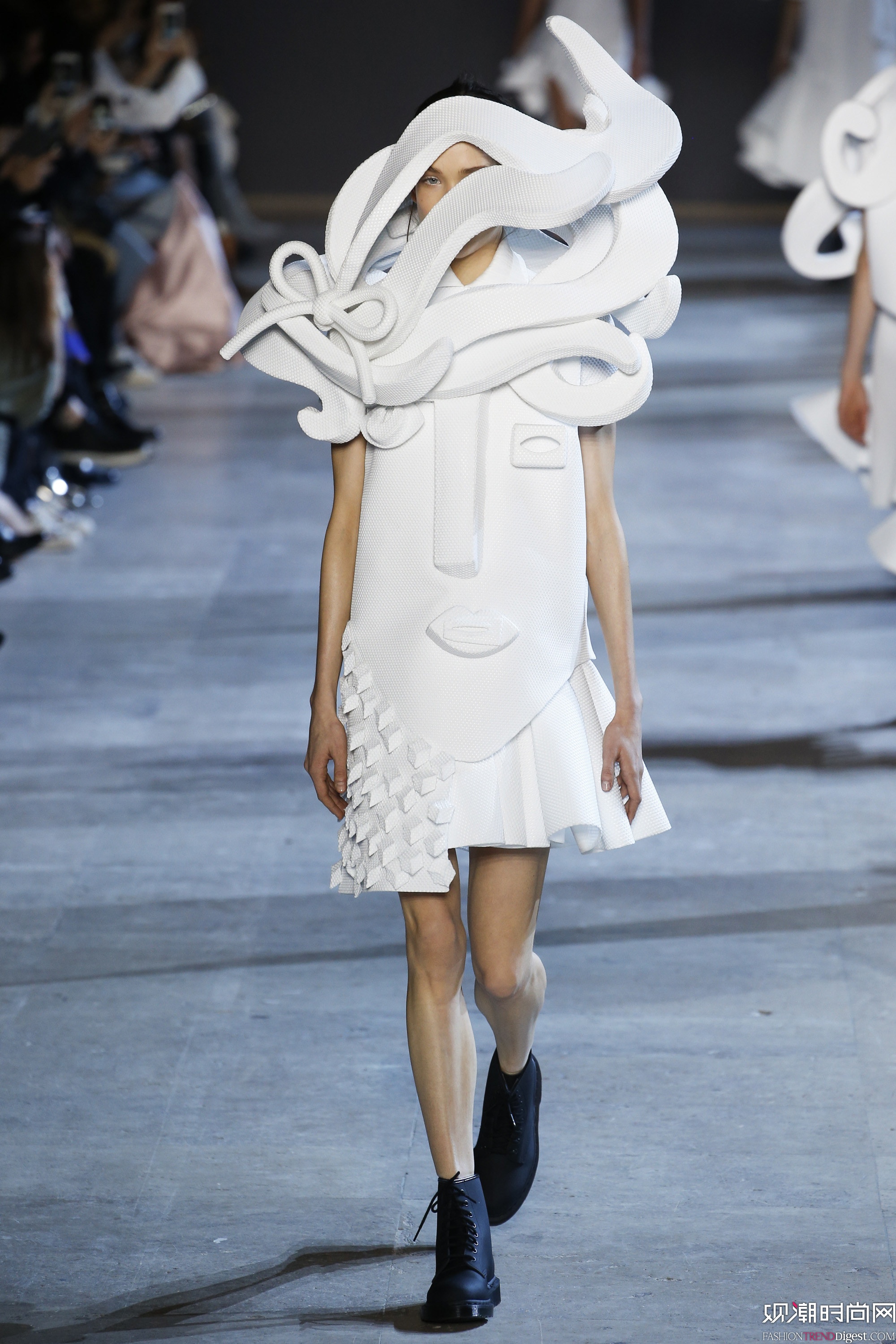 Viktor & Rolf 2016ĸ߶ϵа߶ܸDƬ