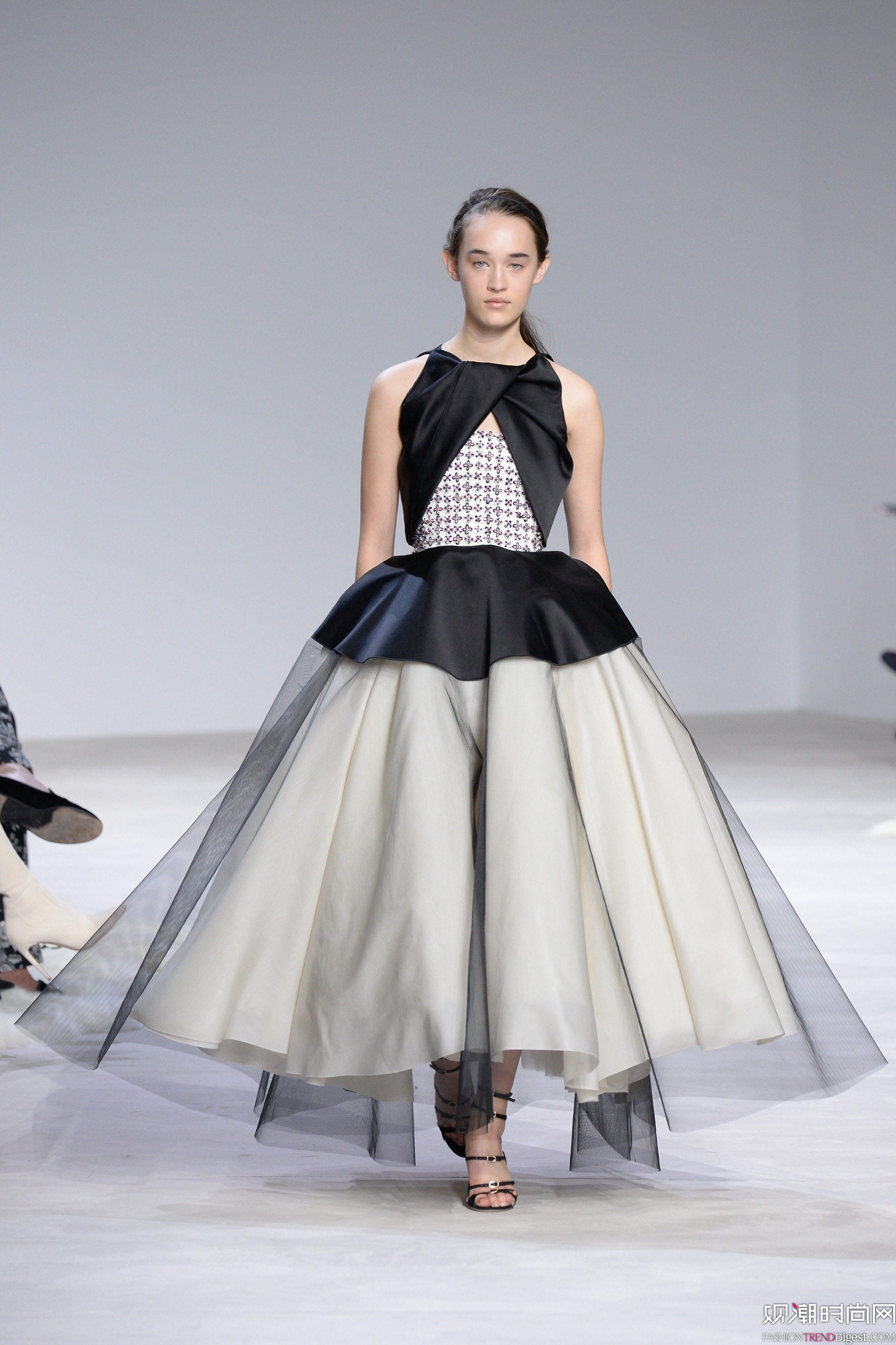 Giambattista Valli 2016İ߶ʱװܸͼƬ