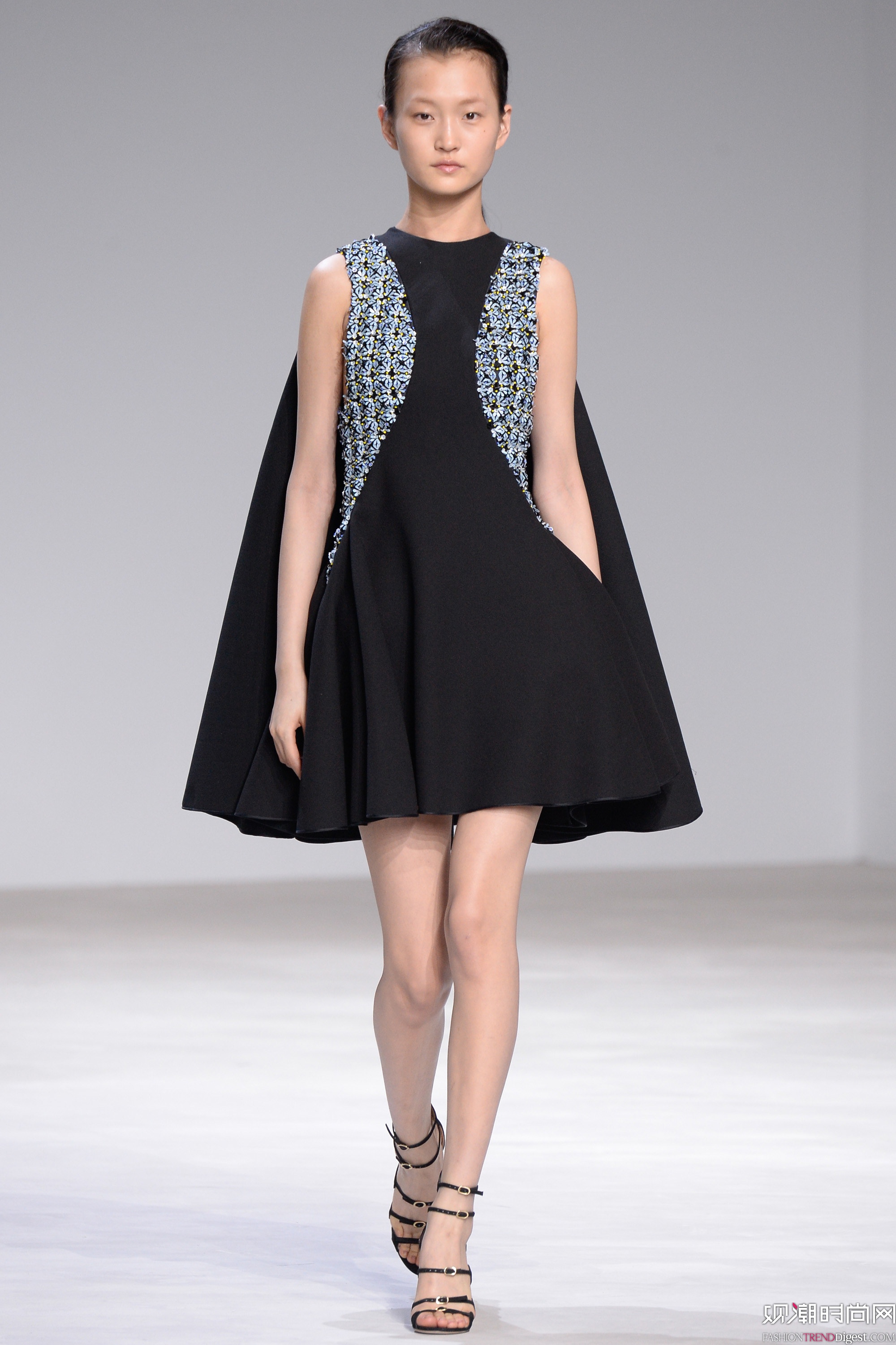 Giambattista Valli 2016İ߶r(sh)bܸDƬ