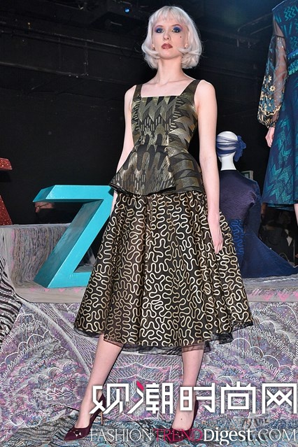 Zandra Rhodes 2016ﶬؕrbLOOKBOOKDƬ