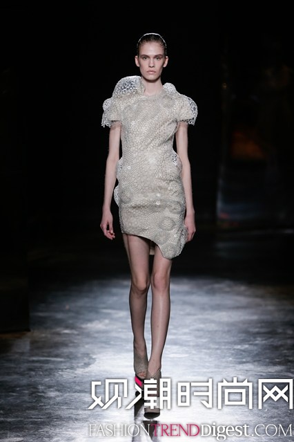 Iris van Herpen 2015ﶬϵаʱװܸͼƬ