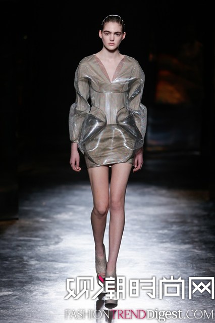 Iris van Herpen 2015ﶬϵаʱװܸͼƬ