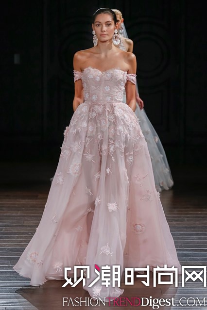 Naeem Khan 2017Ļ鼆ϵDƬ