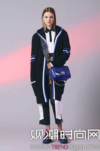 Versace 2017紺ϵl(wi)ookbookDƬ