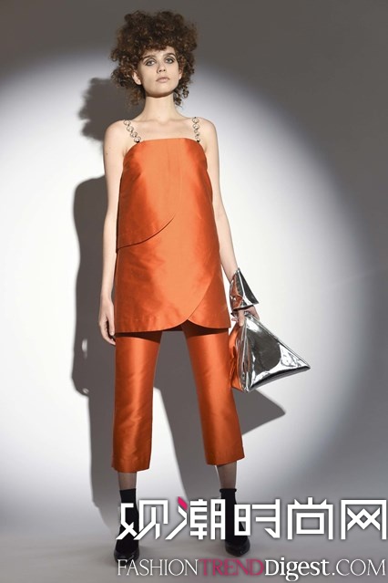 Isa Arfen 2017紺ϵlookbookDƬ