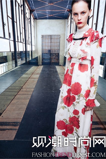 Giambattista Valli 2017紺LOOKBOOKDƬ