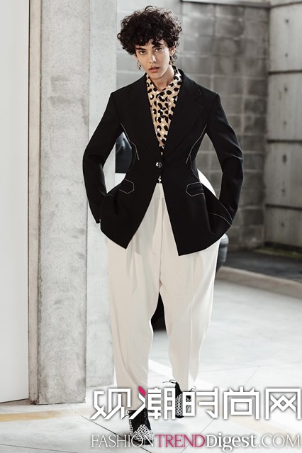 Sportmax 2017紺ϵLookBookDƬ
