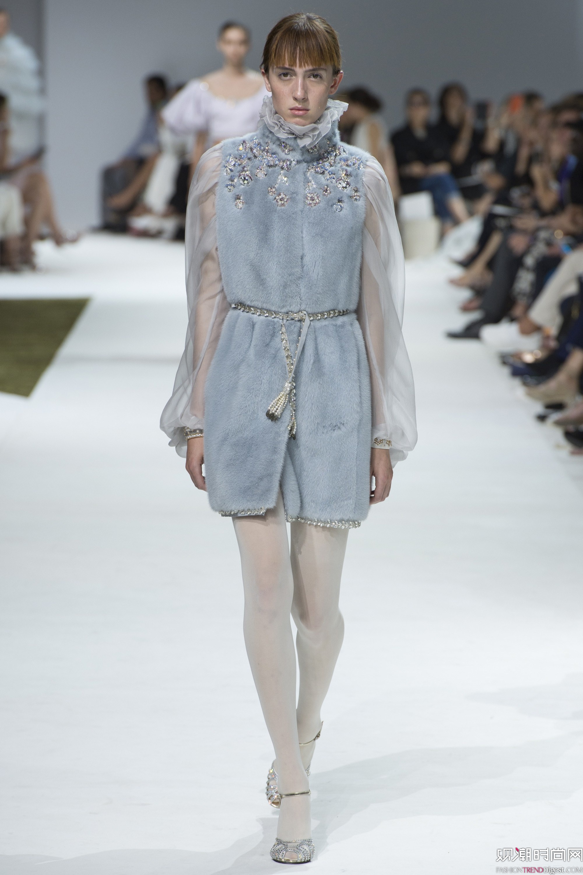 Giambattista Valli 2016�ﶬ�߶�ϵ���㳡����ͼƬ