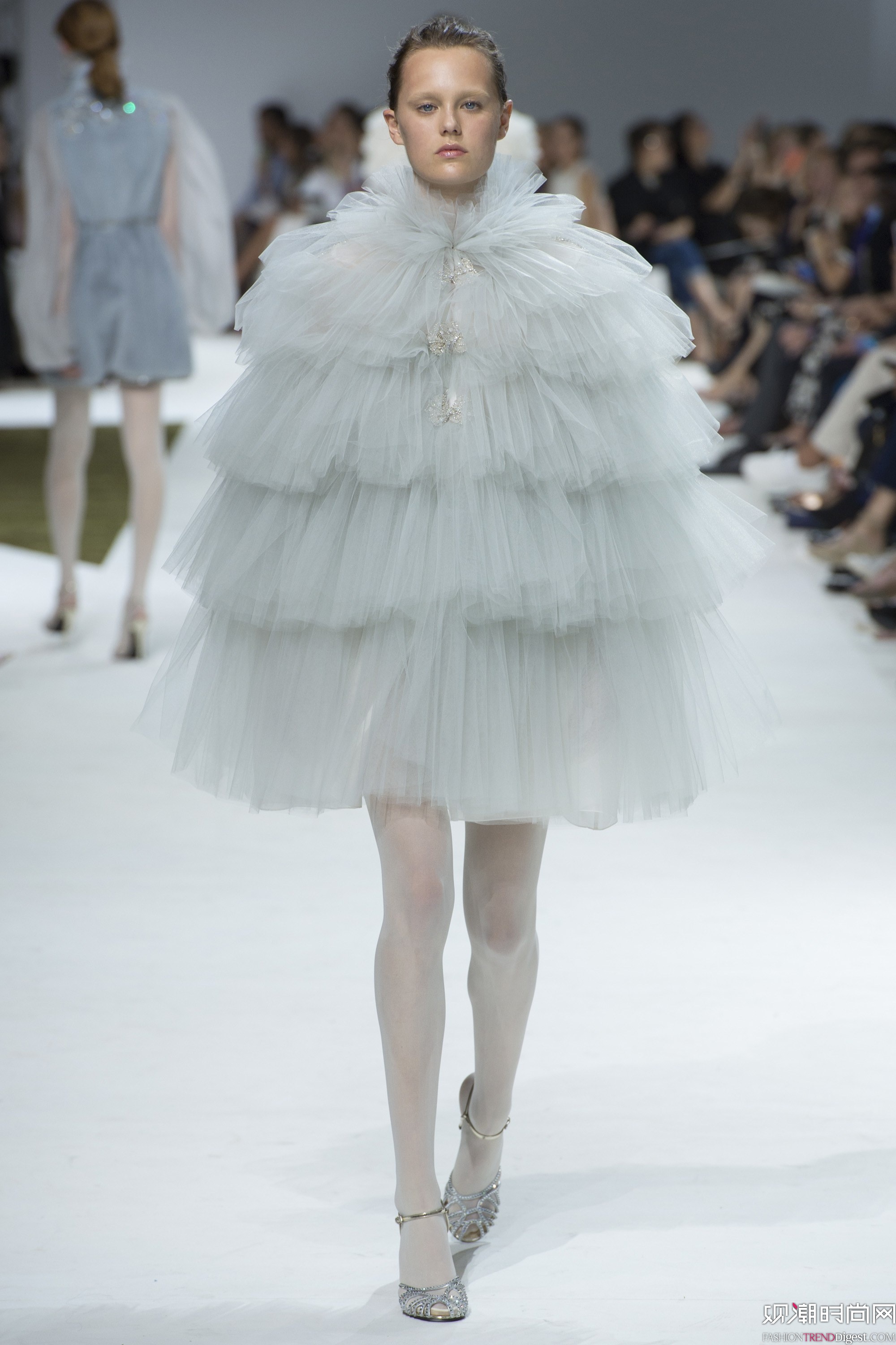 Giambattista Valli 2016ﶬ߶ϵ㳡ͼƬ